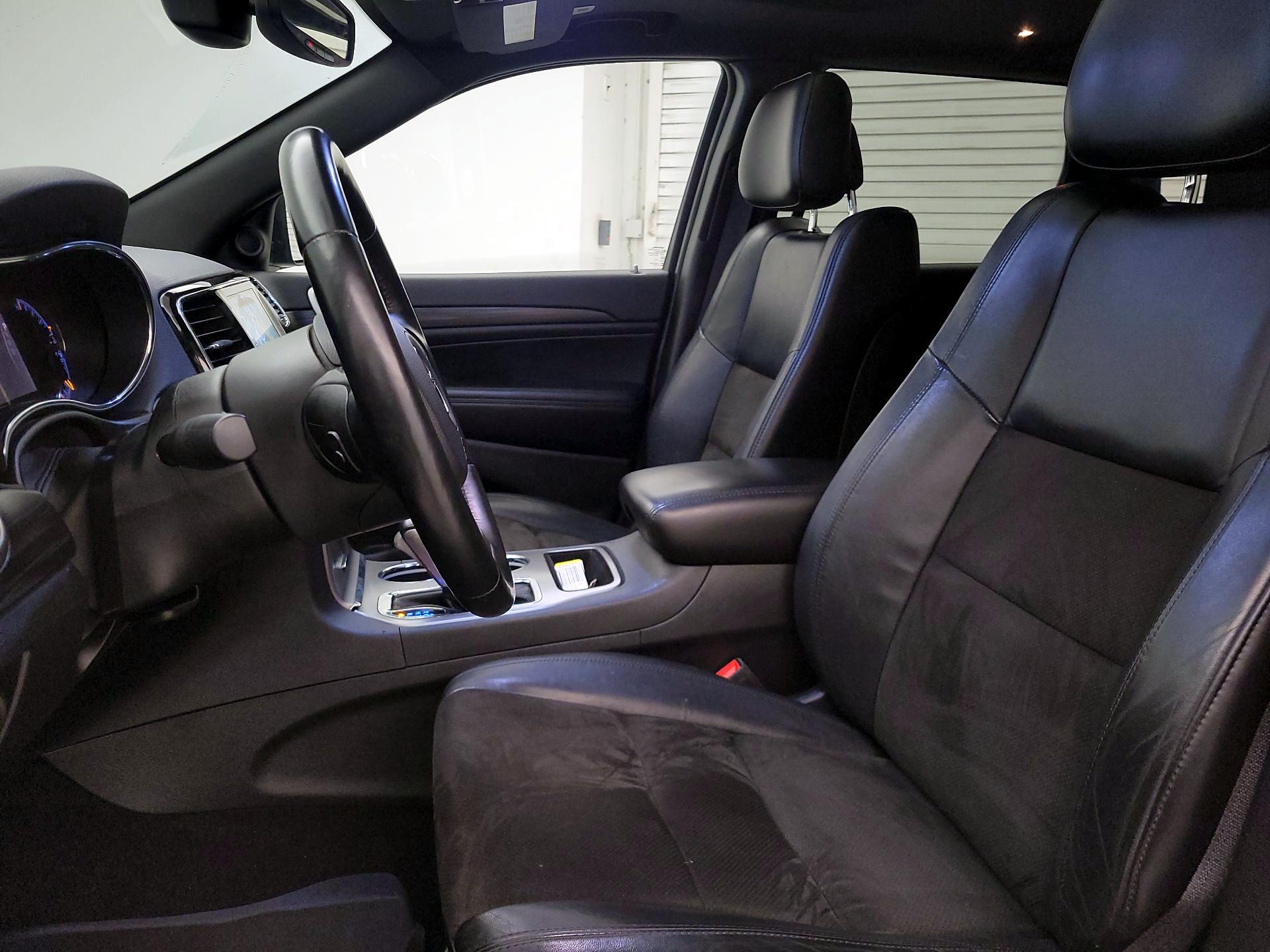 Thumbnail: 2020 Jeep Grand Cherokee - 11