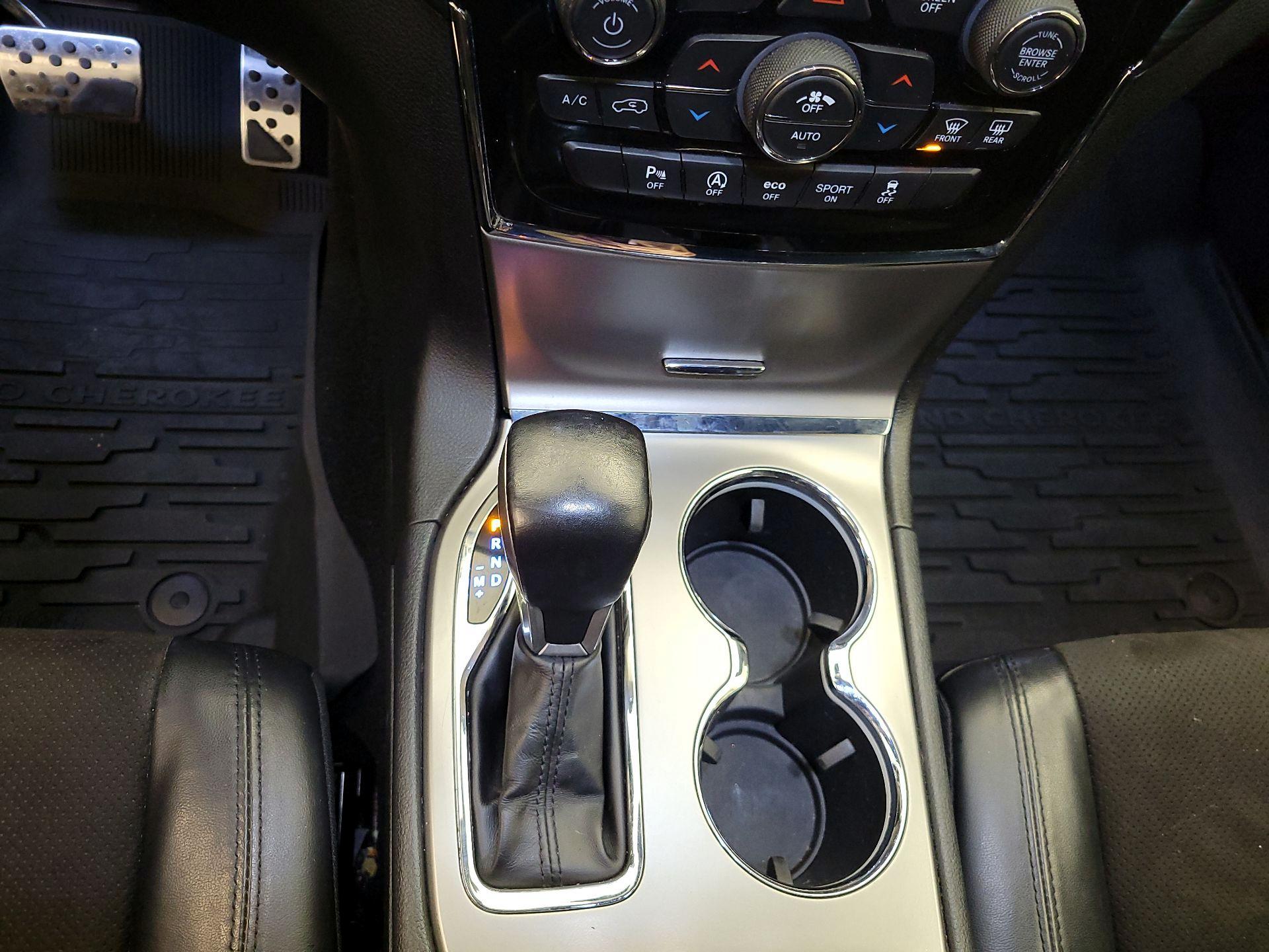 Thumbnail: 2020 Jeep Grand Cherokee - 18