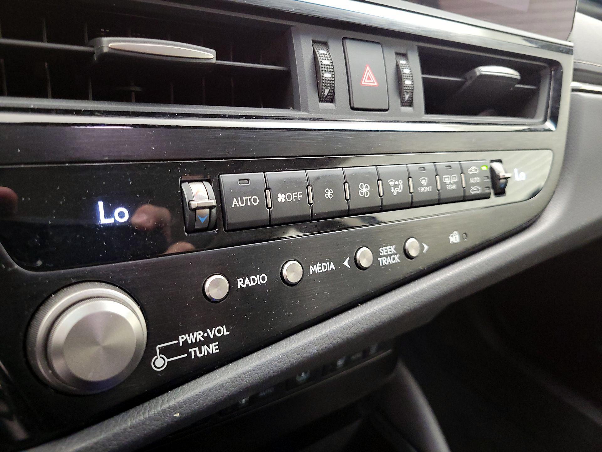 Thumbnail: 2023 Lexus ES - 15