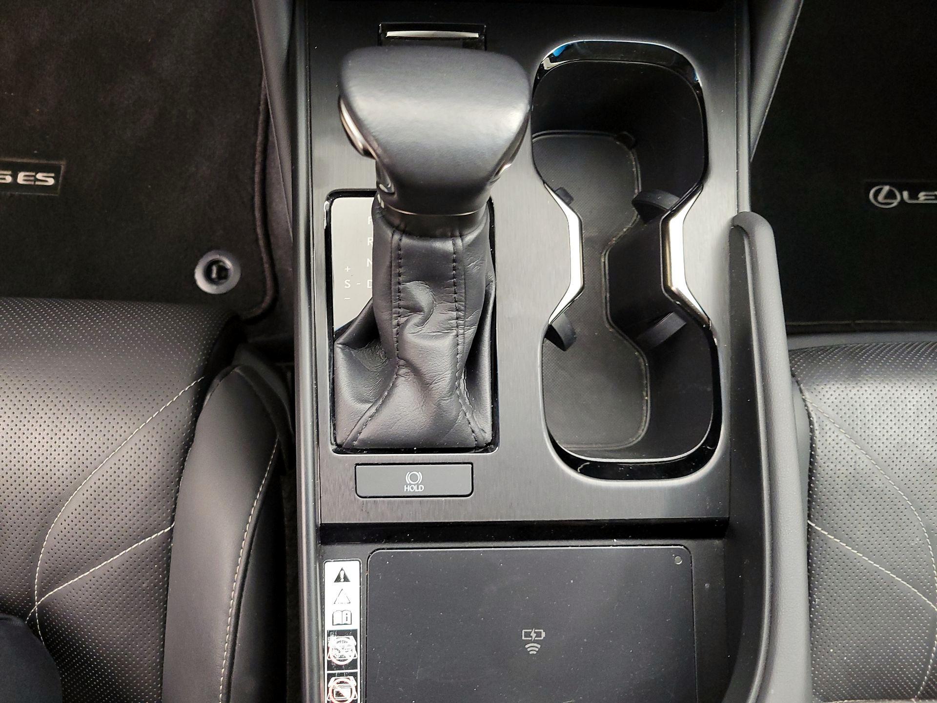 Thumbnail: 2023 Lexus ES - 16