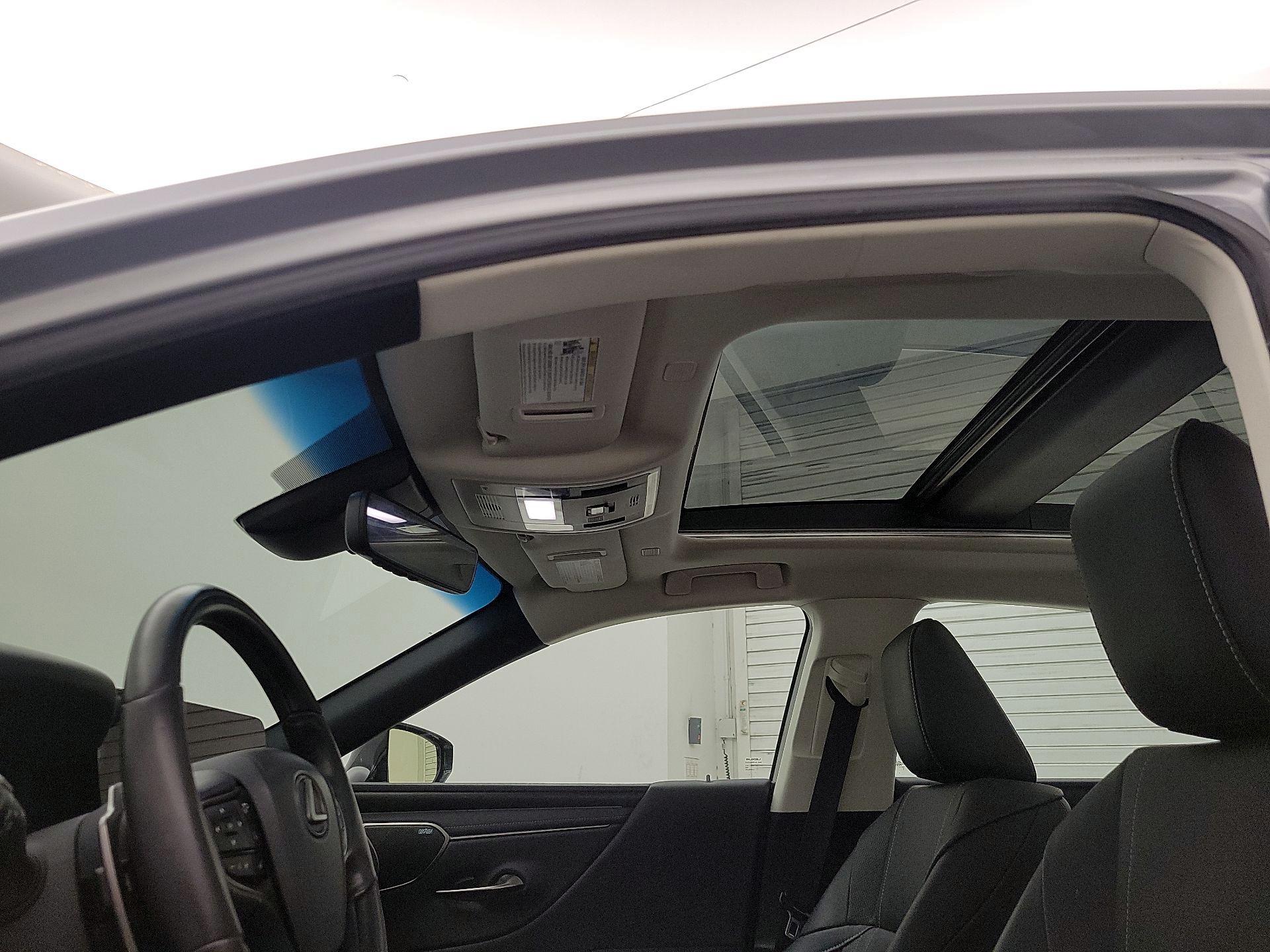 Thumbnail: 2023 Lexus ES - 18