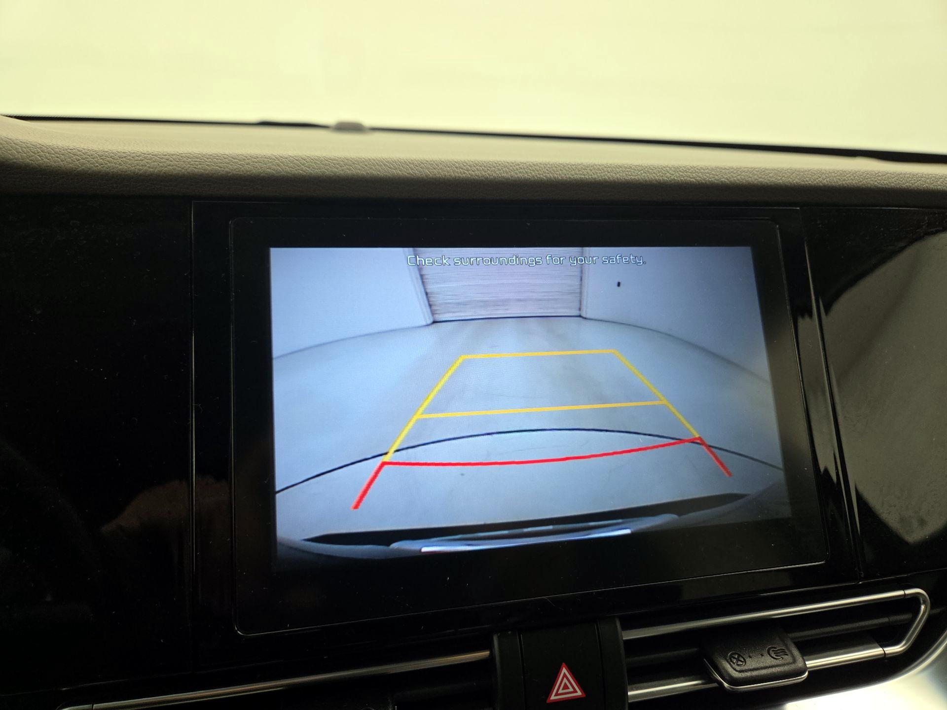 Thumbnail: 2020 Kia Niro - 14