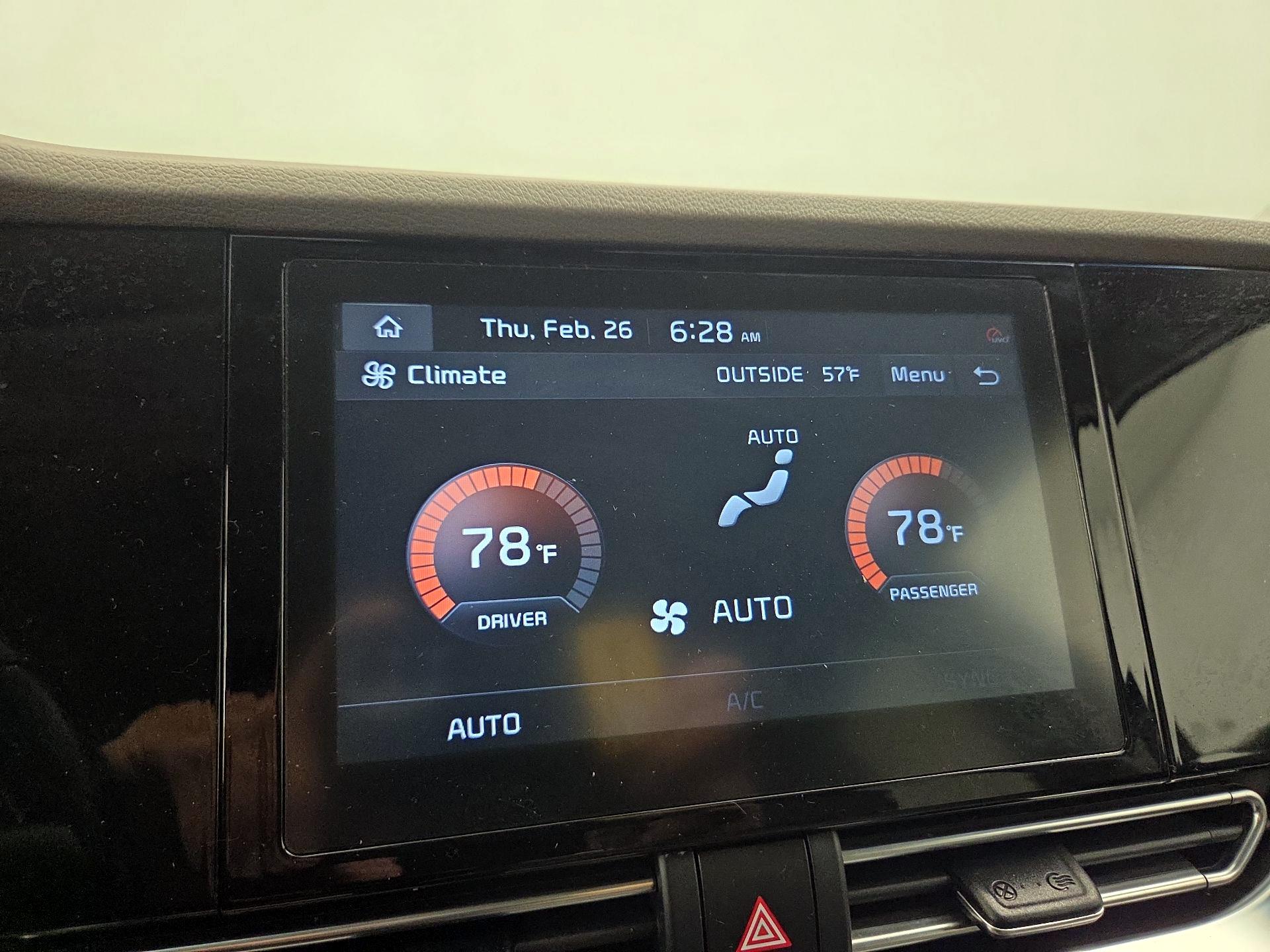 Thumbnail: 2020 Kia Niro - 16