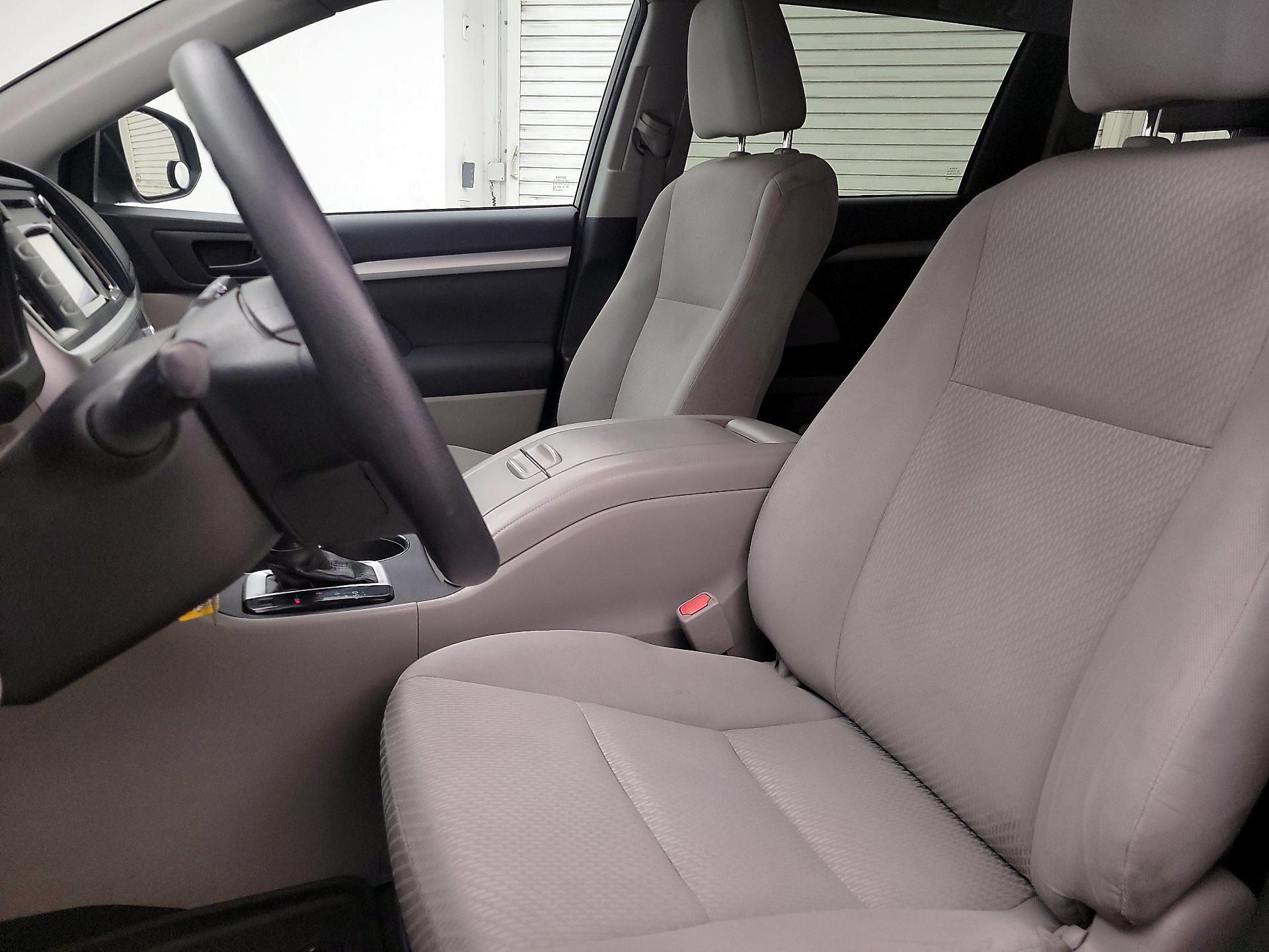 Thumbnail: 2016 Toyota Highlander - 11