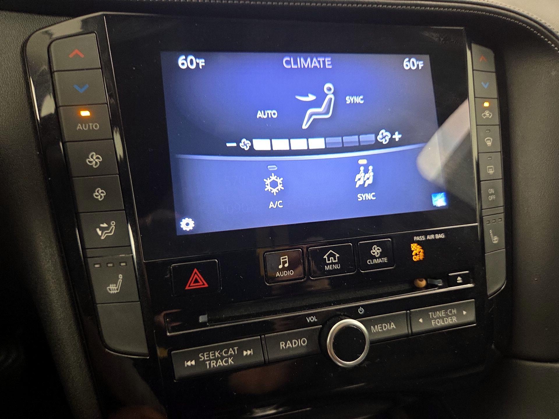 Thumbnail: 2019 INFINITI QX50 - 17