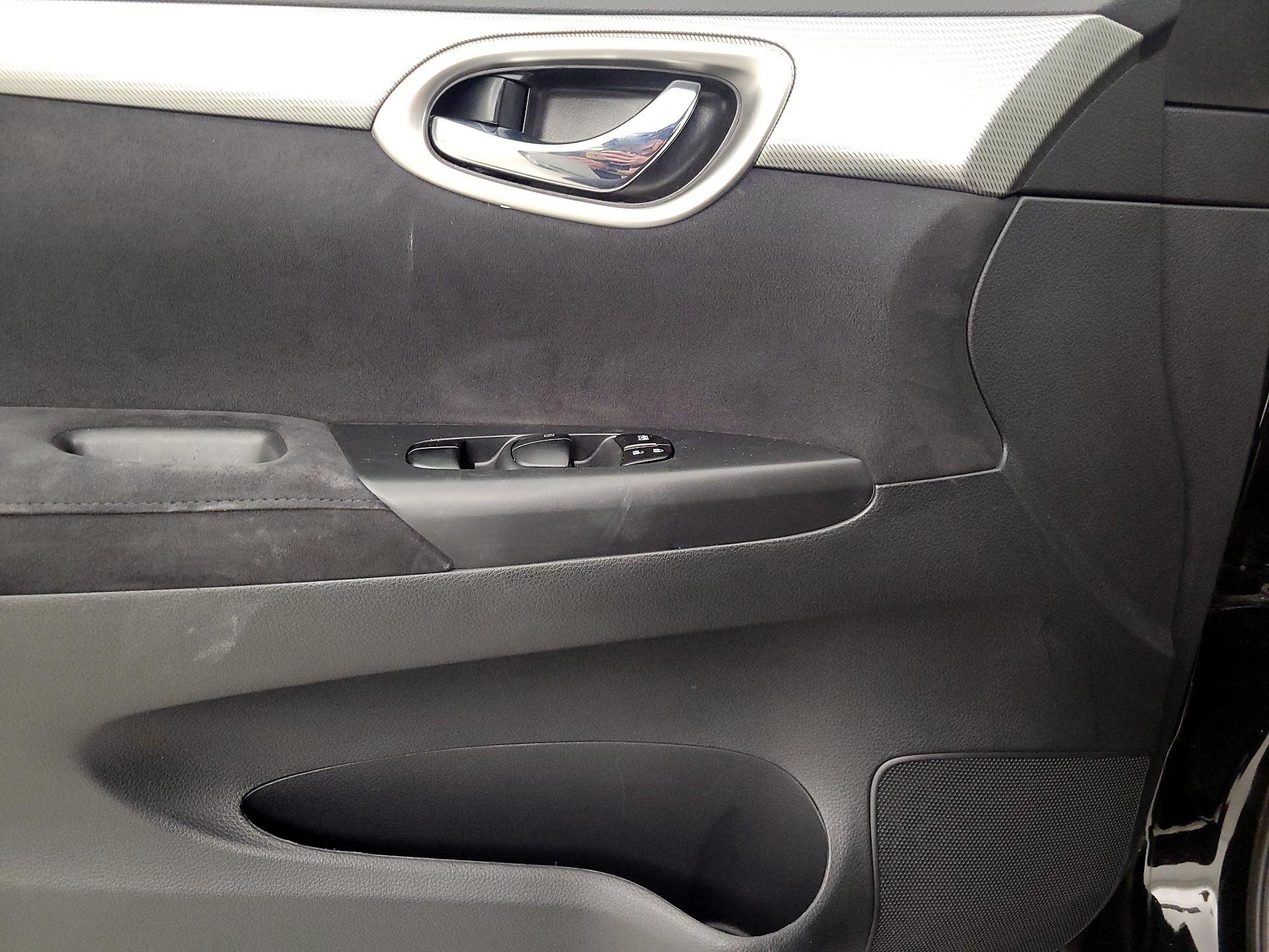 Thumbnail: 2015 Nissan Sentra - 12