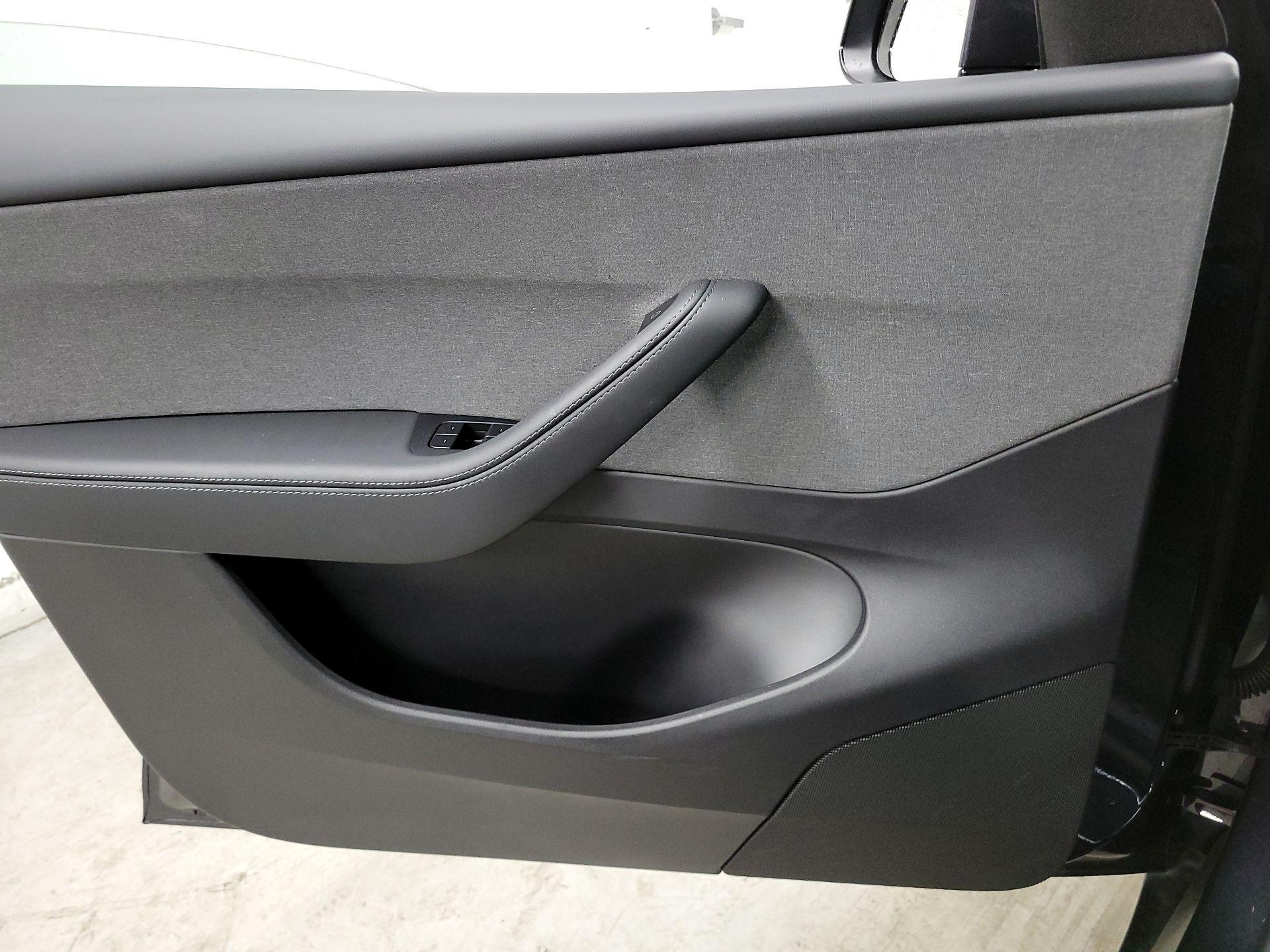 Thumbnail: 2026 Tesla Model Y - 12