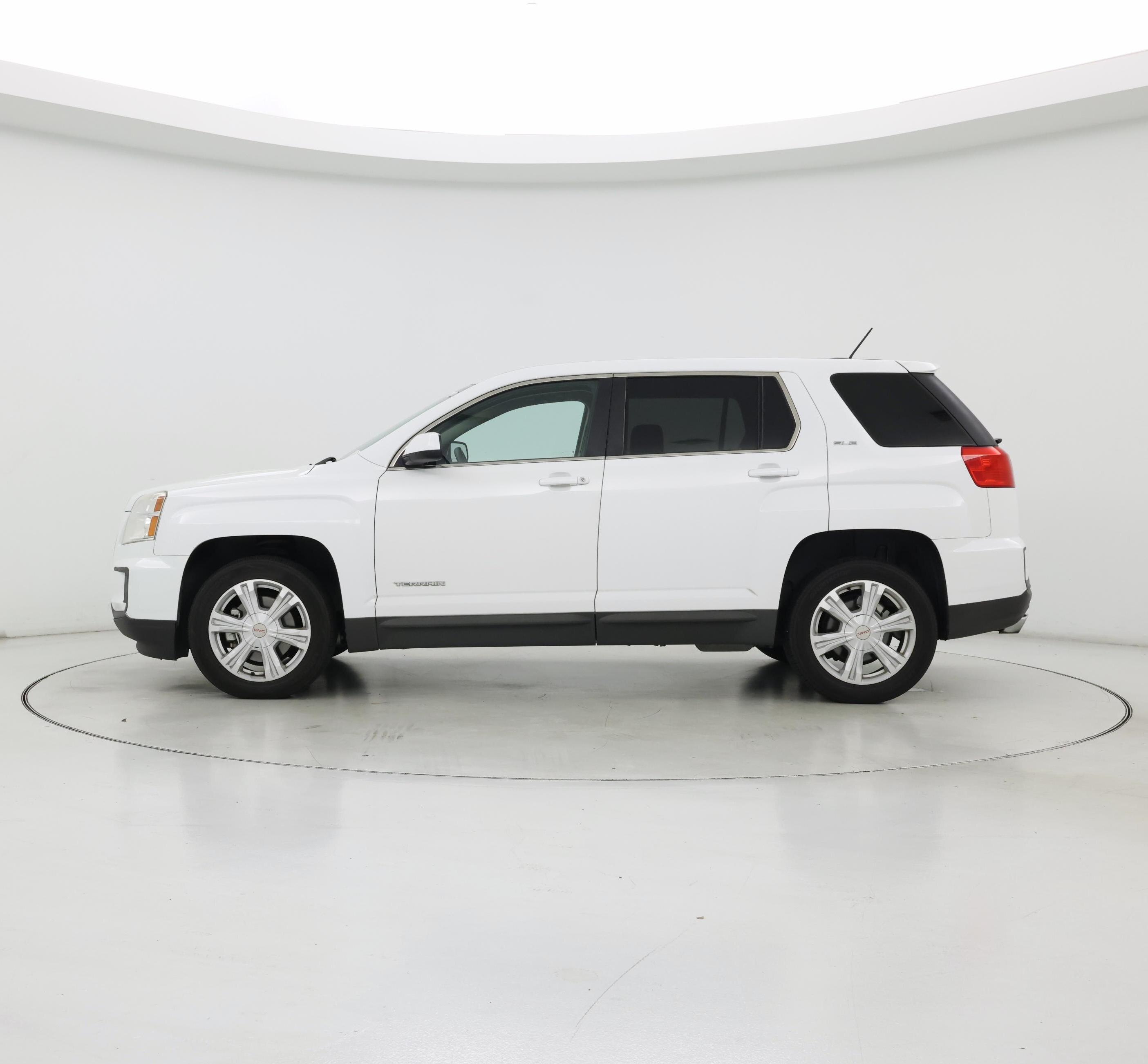 Thumbnail: 2017 GMC Terrain - 3