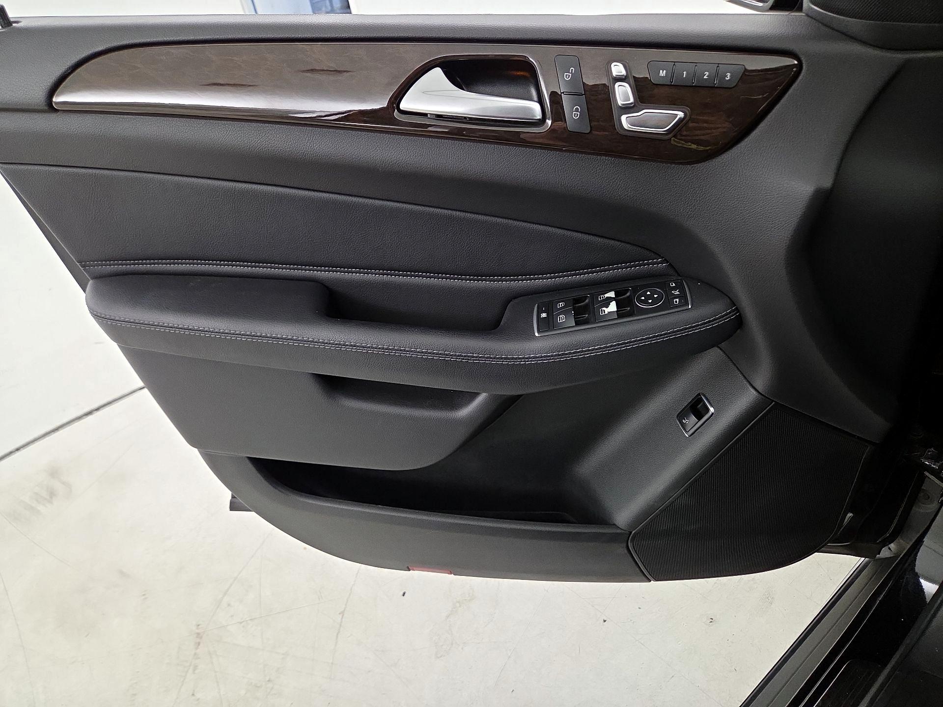 Thumbnail: 2016 Mercedes-Benz GLE - 12