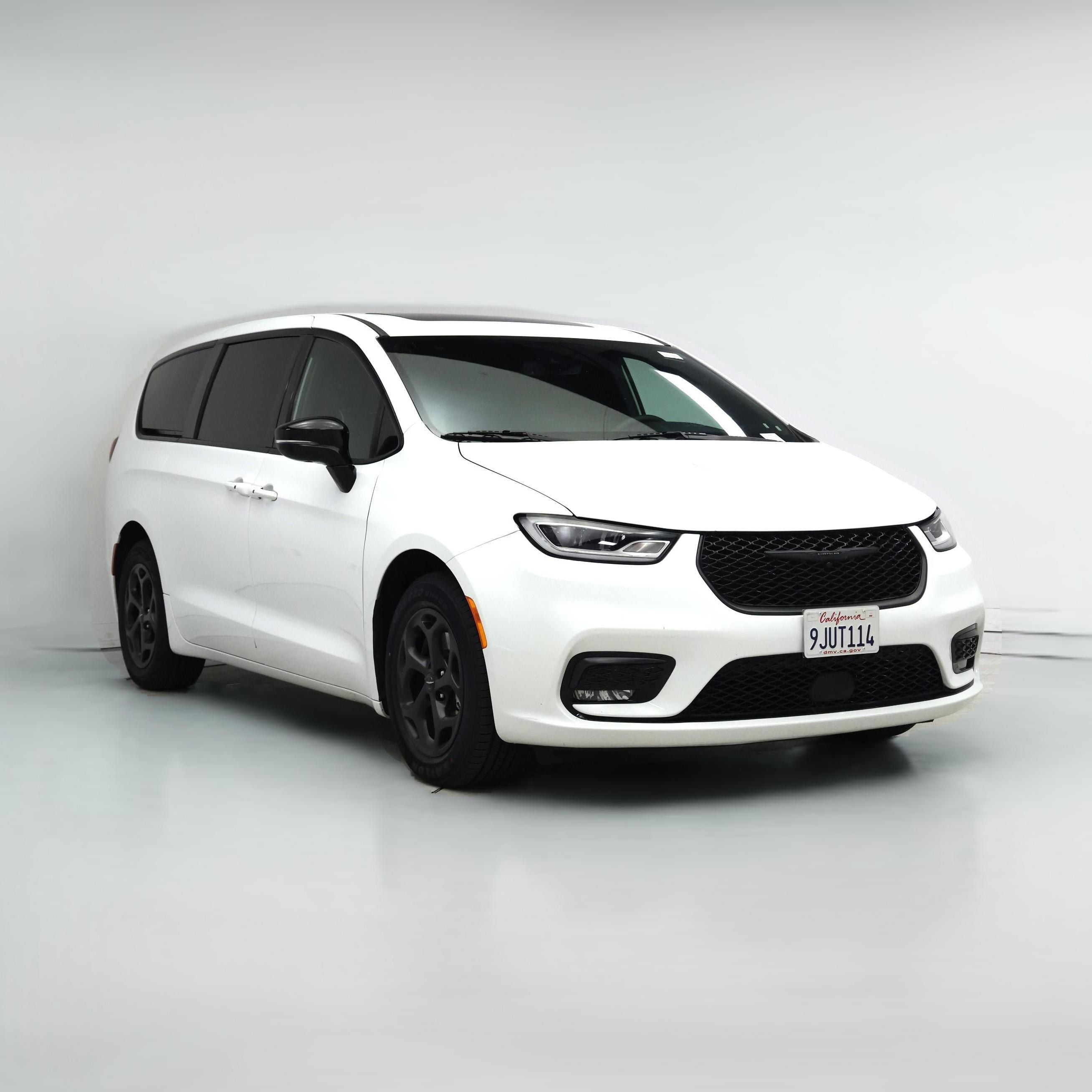 Thumbnail: 2023 Chrysler Pacifica - 1