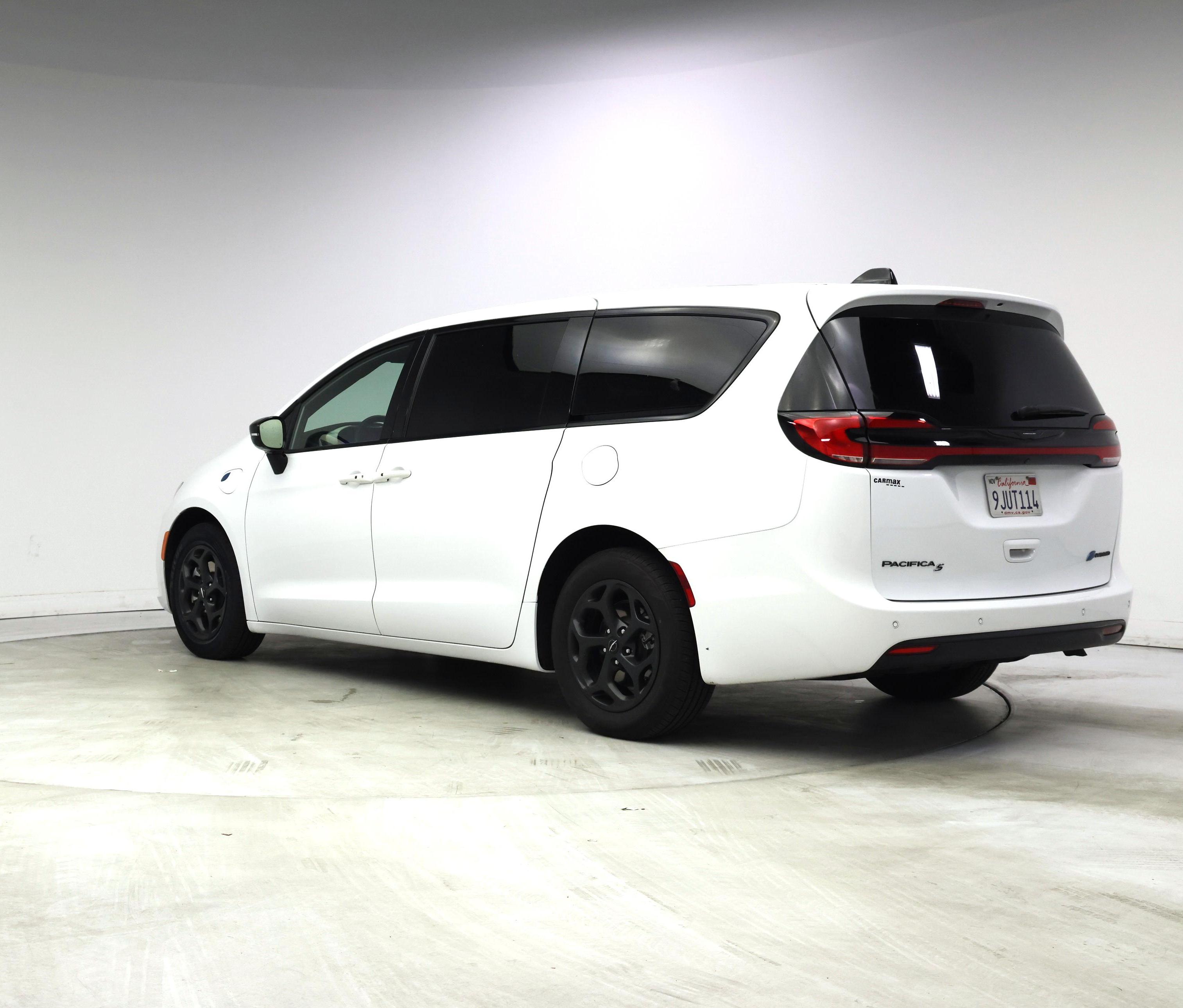 Thumbnail: 2023 Chrysler Pacifica - 2