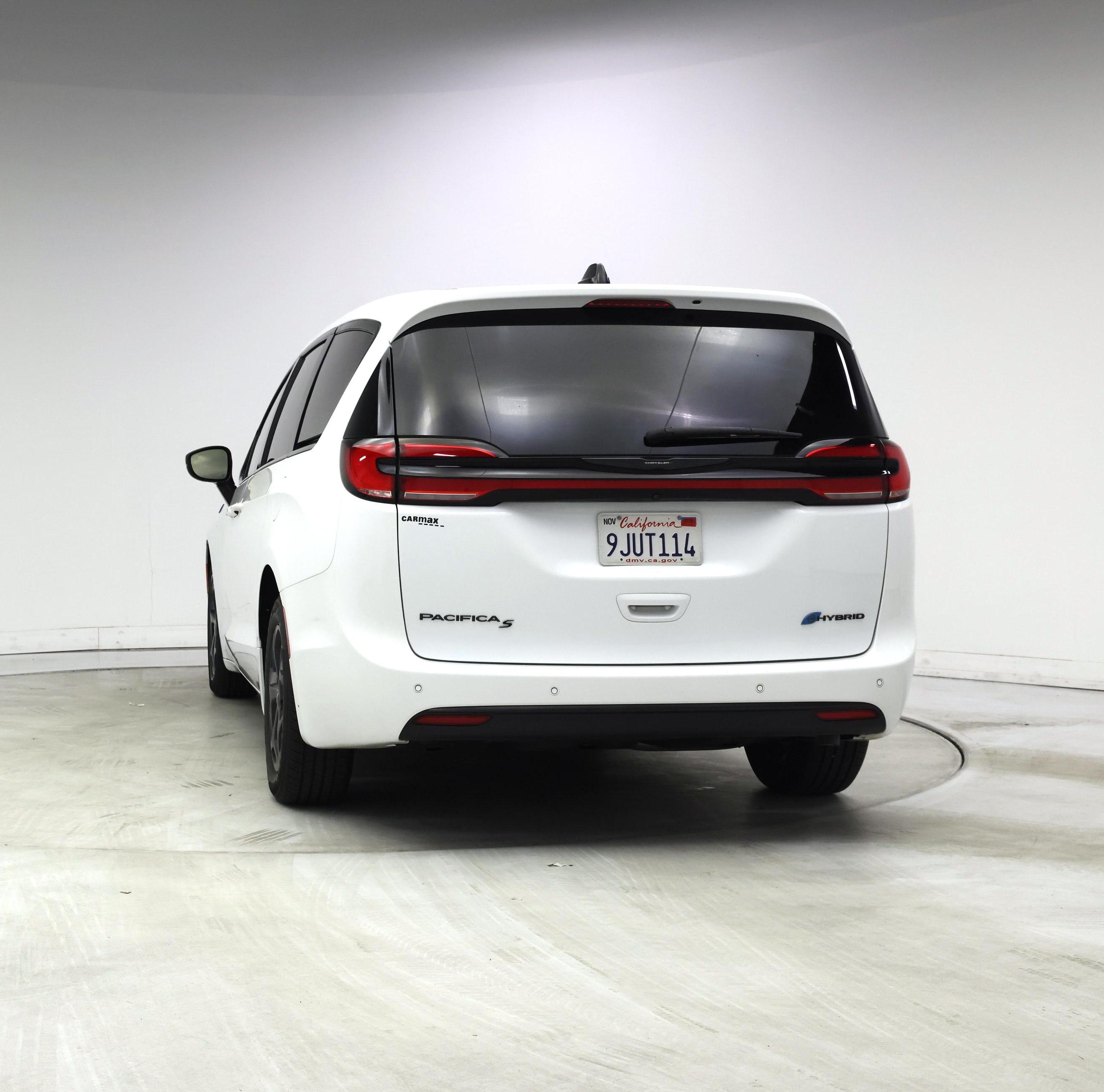 Thumbnail: 2023 Chrysler Pacifica - 6