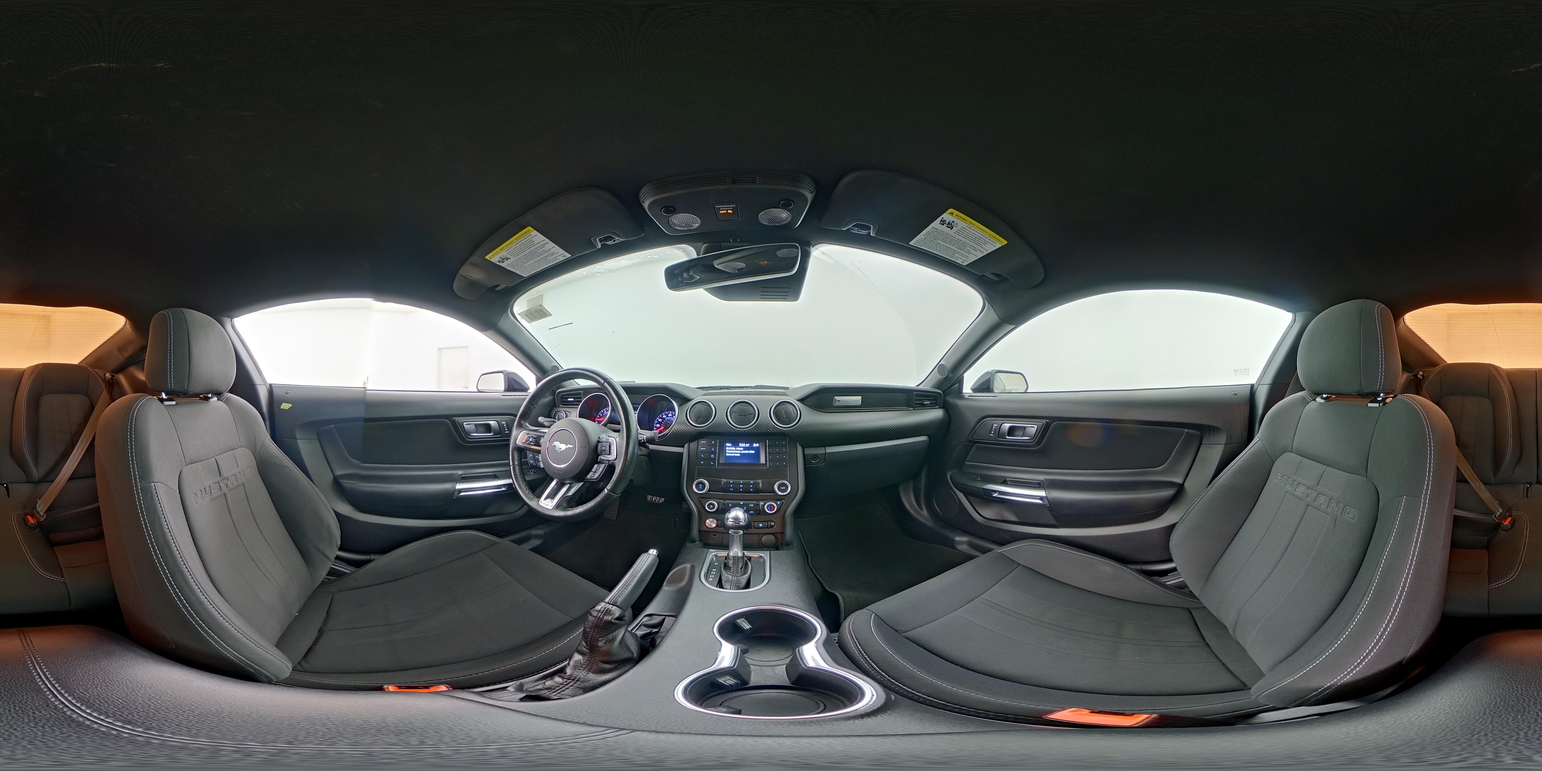 2021 Ford Mustang EcoBoost - Photo 24