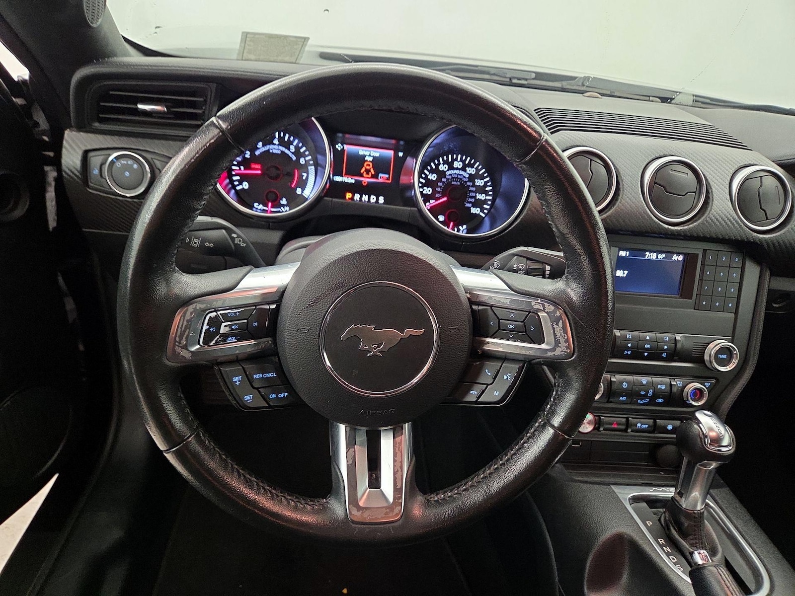 2021 Ford Mustang EcoBoost - Photo 11