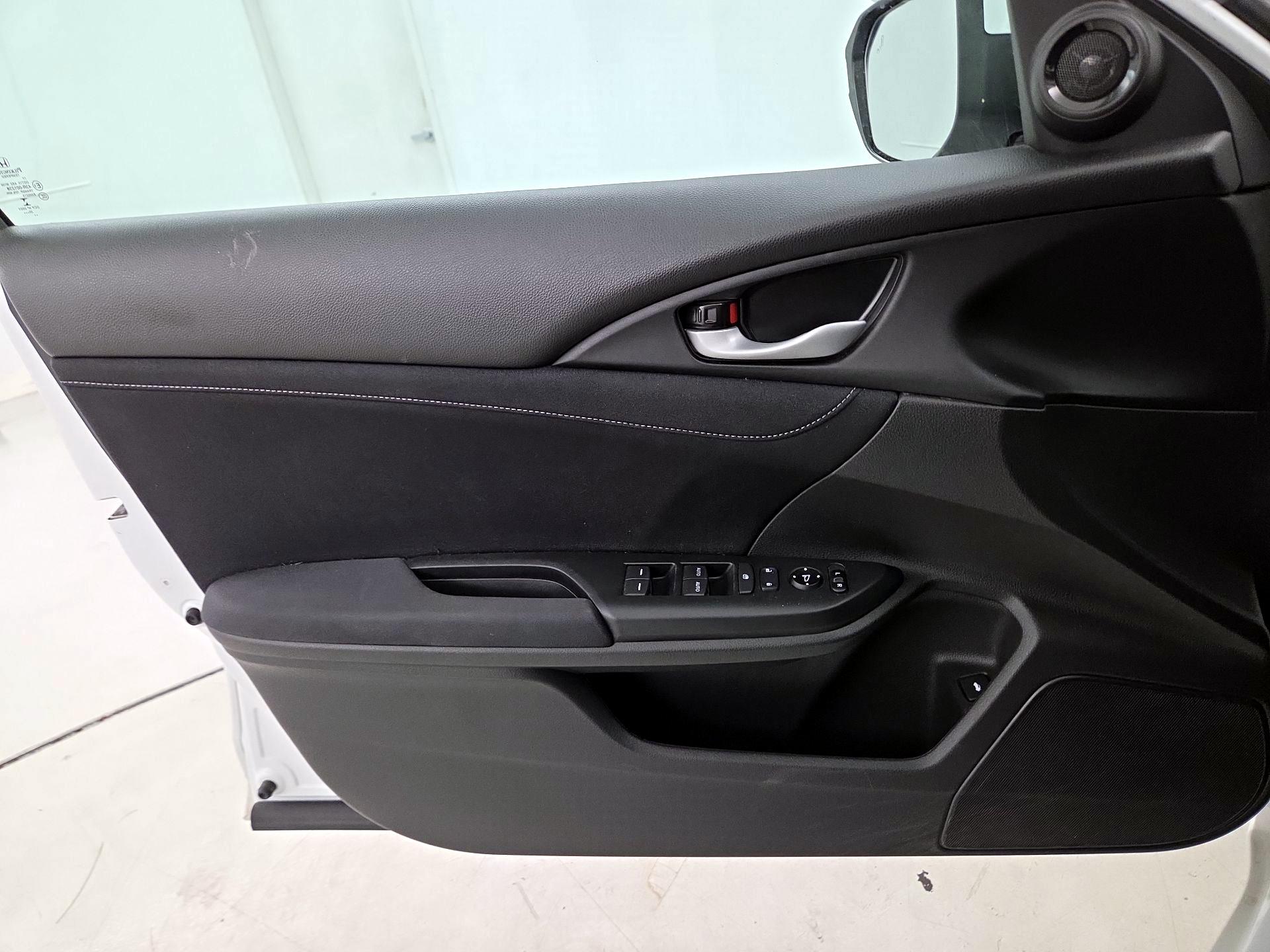 Thumbnail: 2021 Honda Insight - 12