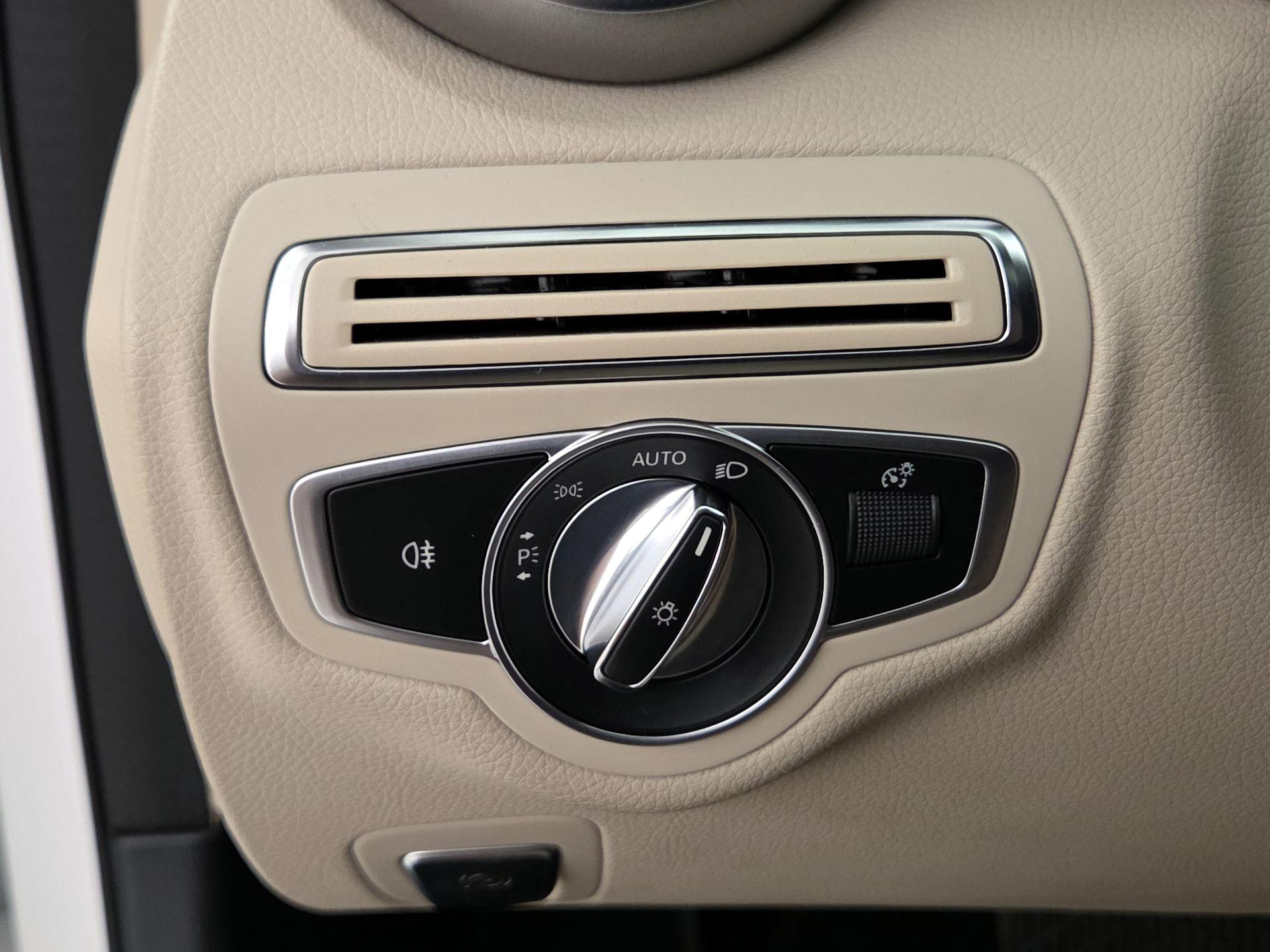 Thumbnail: 2019 Mercedes-Benz C-Class - 13