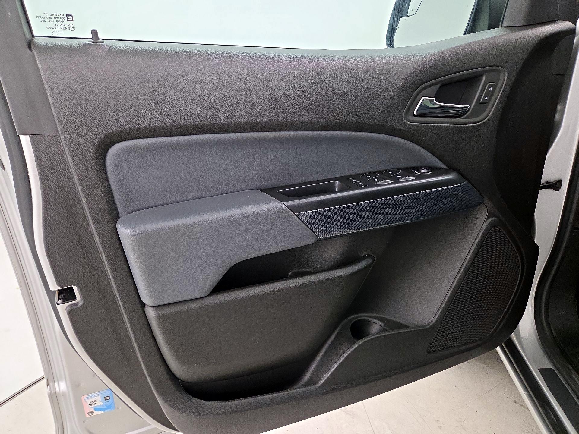 Thumbnail: 2017 Chevrolet Colorado - 12