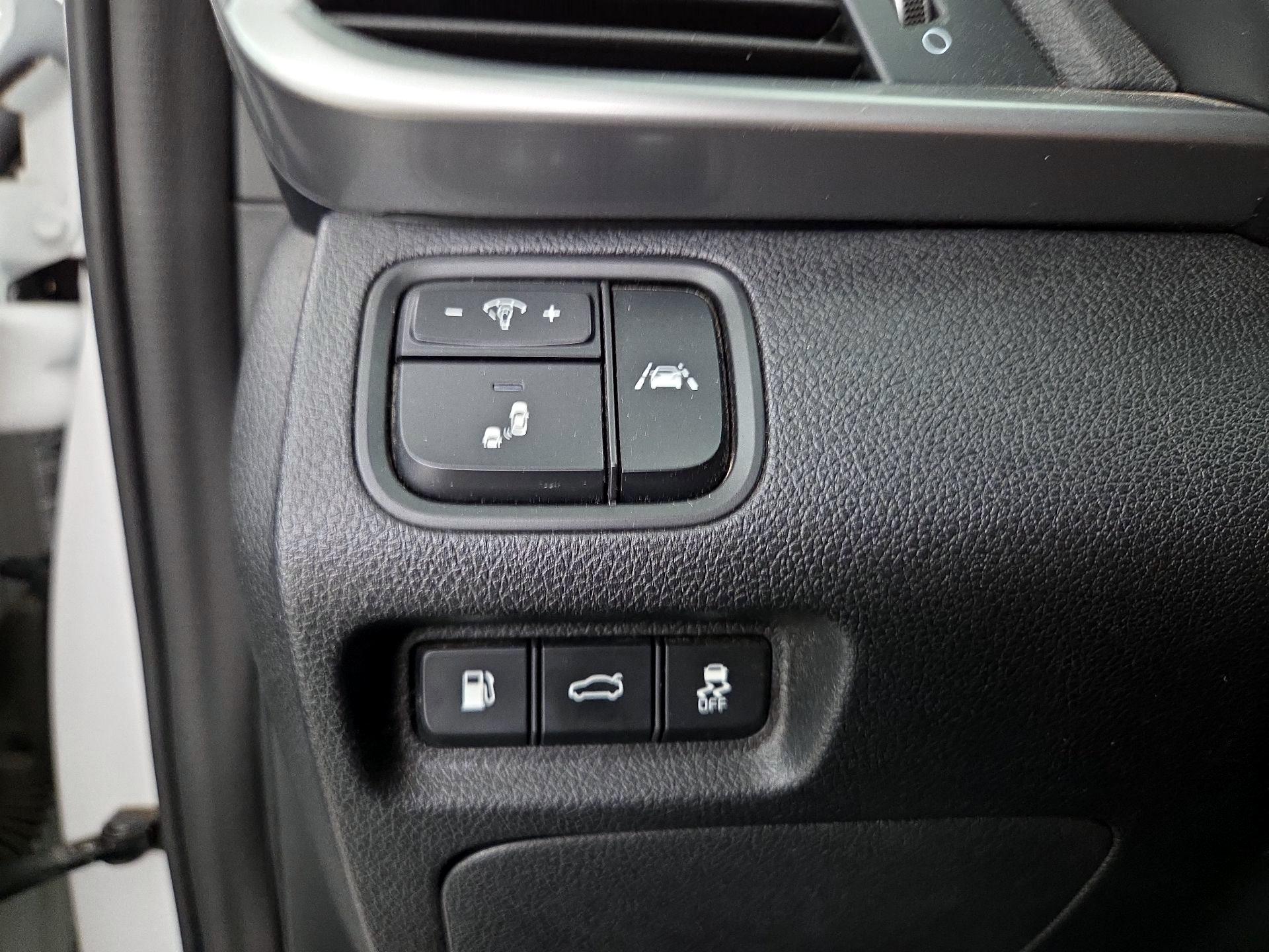 Thumbnail: 2019 Kia Optima - 13