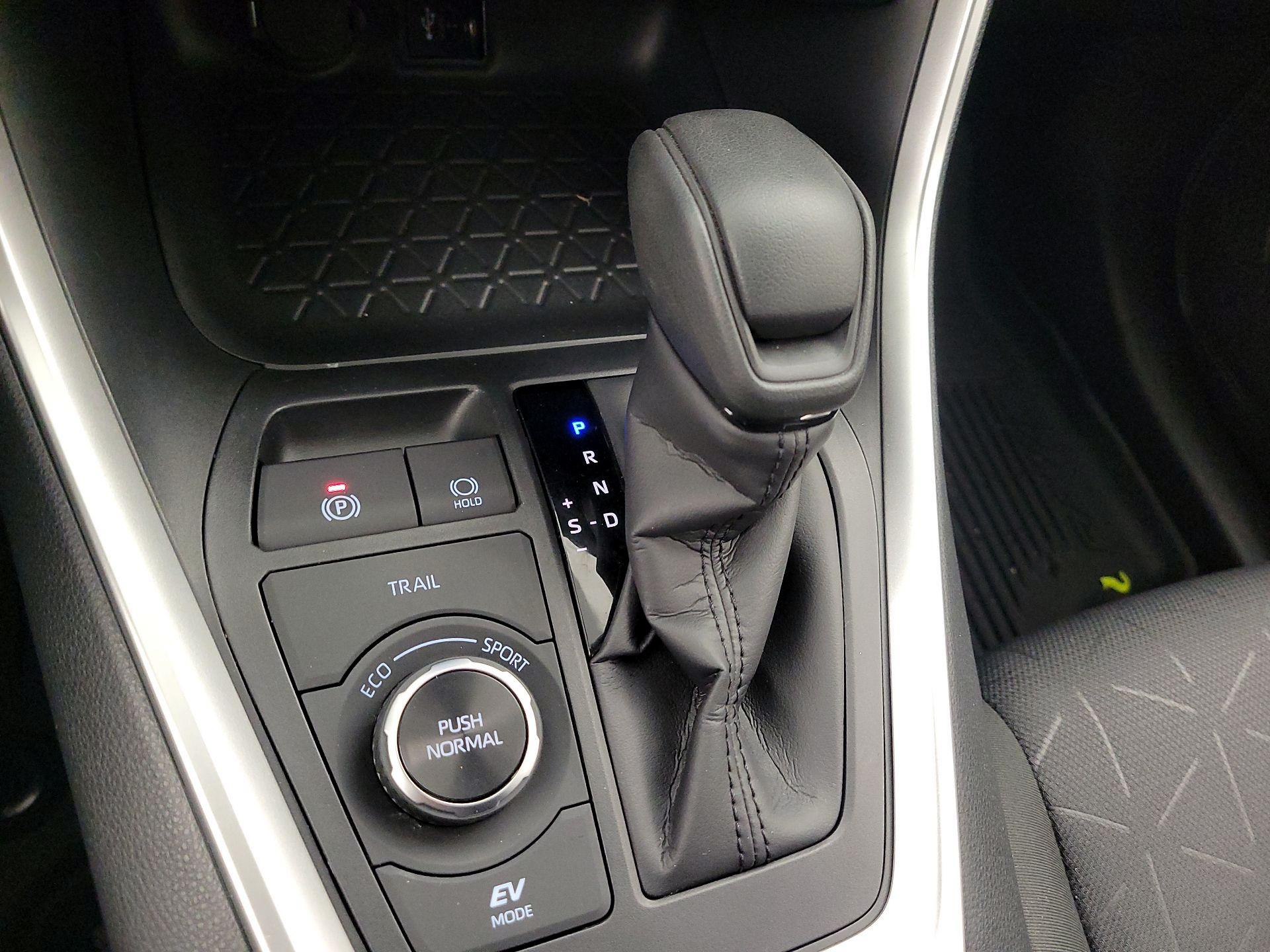 Thumbnail: 2025 Toyota RAV4 - 17