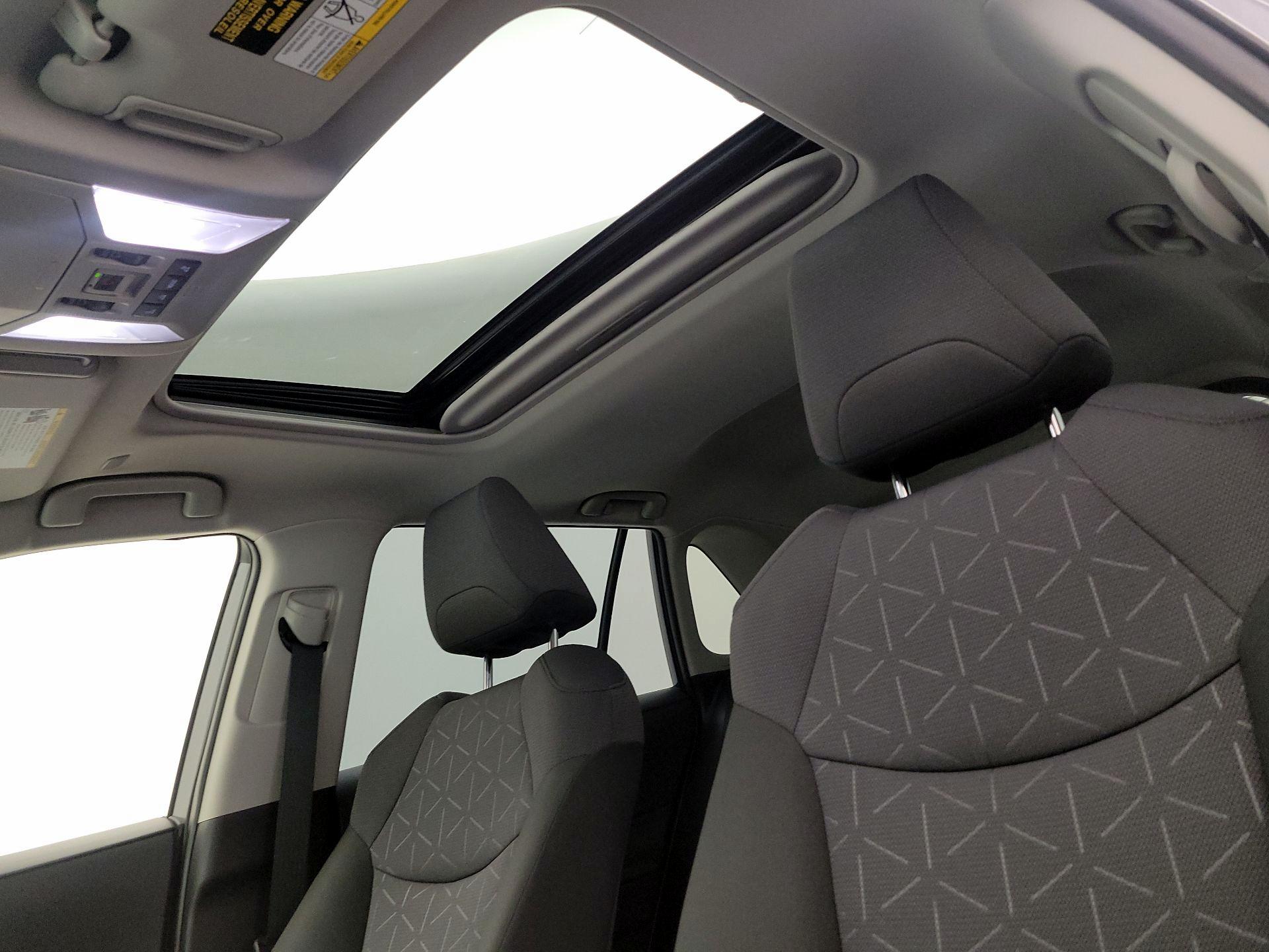 Thumbnail: 2025 Toyota RAV4 - 19