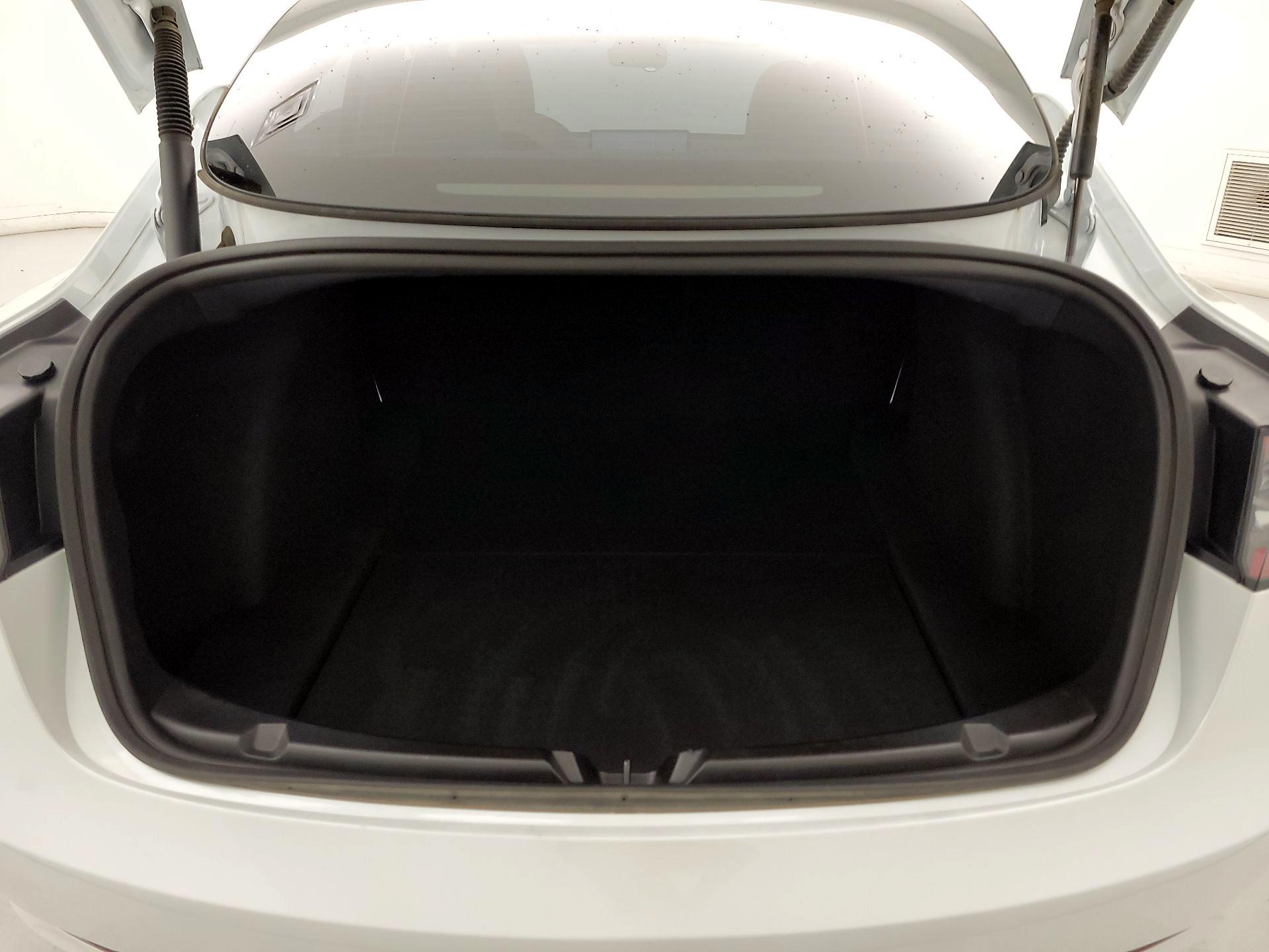 Thumbnail: 2023 Tesla Model 3 - 17