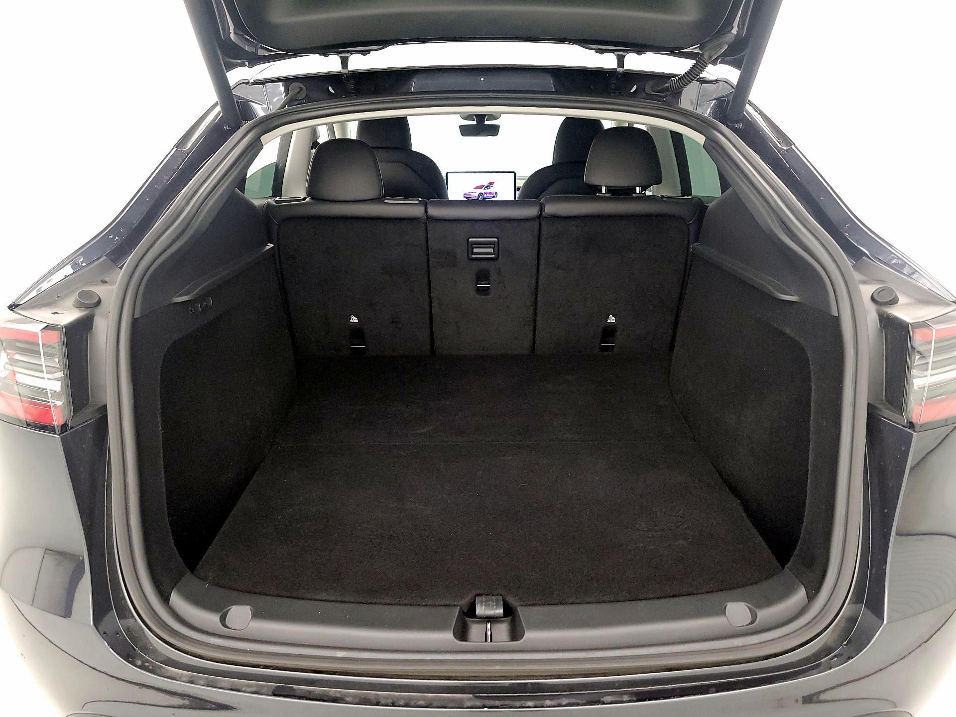 Thumbnail: 2024 Tesla Model Y - 17