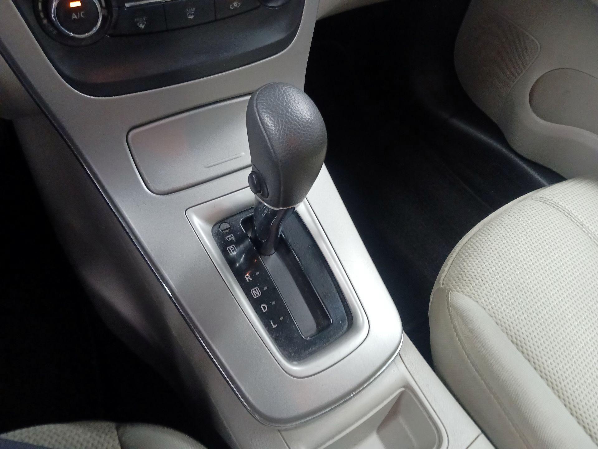 Thumbnail: 2015 Nissan Sentra - 15