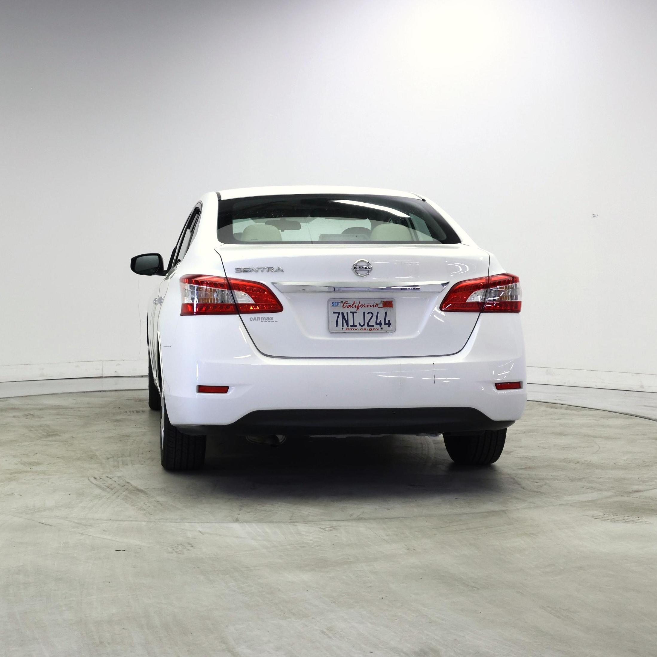 Thumbnail: 2015 Nissan Sentra - 6