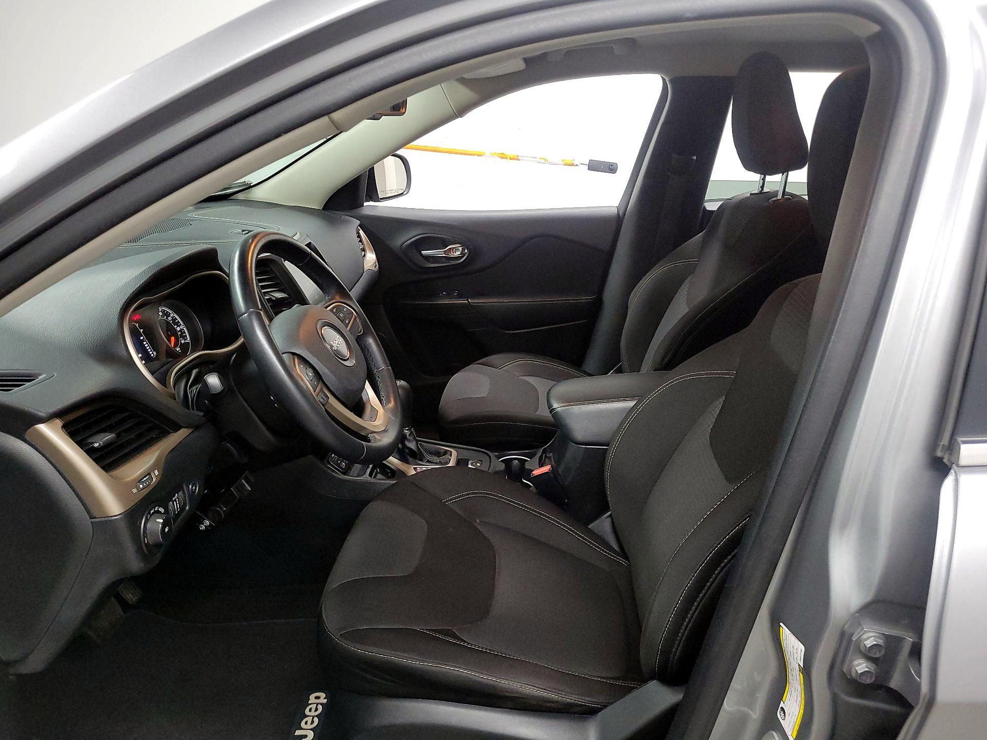 Thumbnail: 2015 Jeep Cherokee - 11