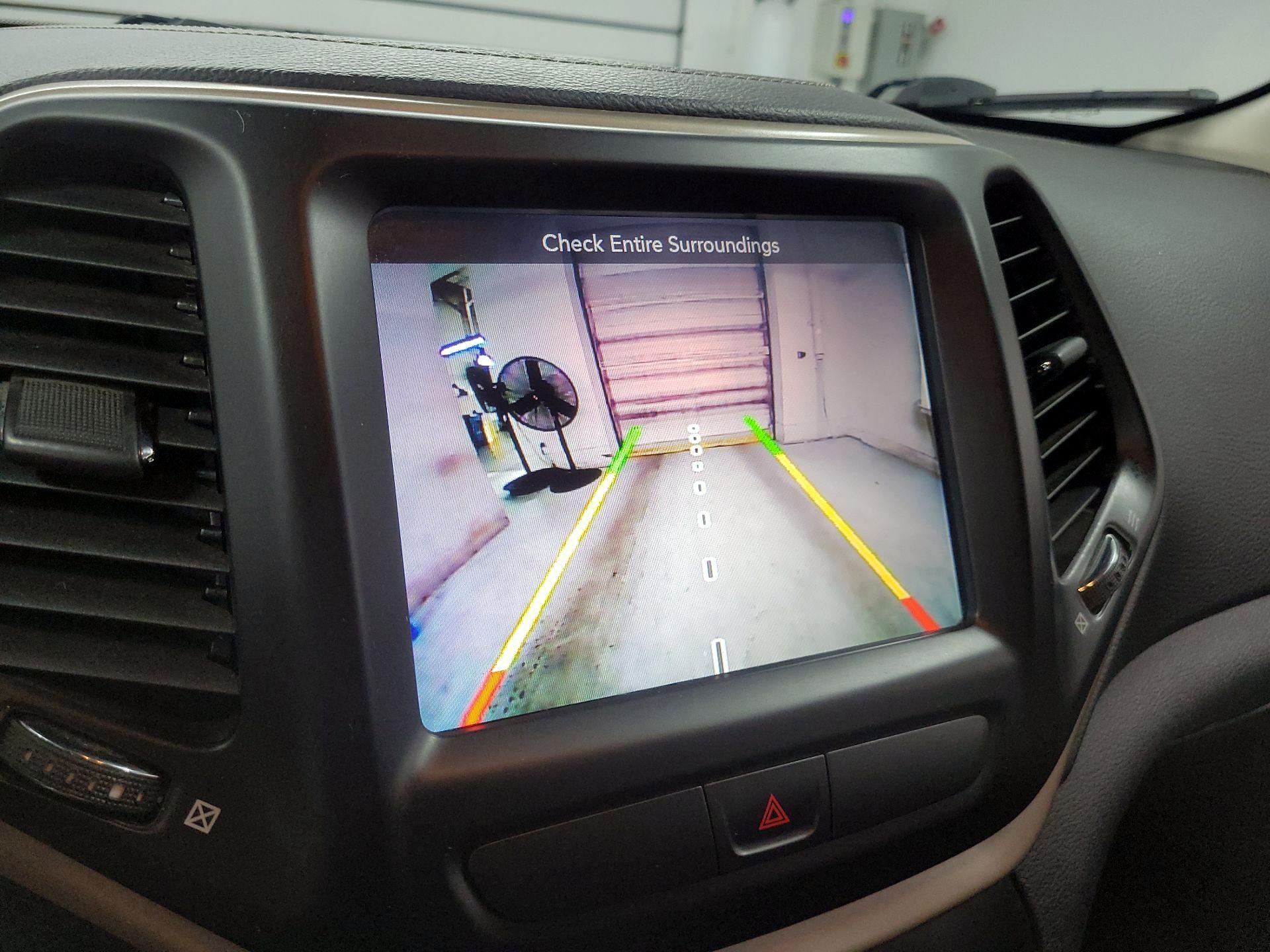 Thumbnail: 2015 Jeep Cherokee - 14