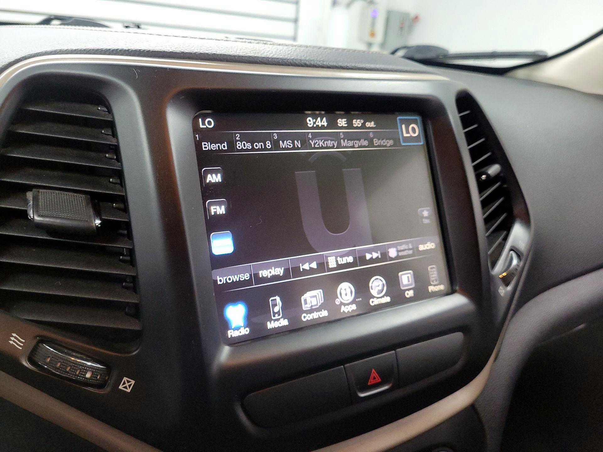 Thumbnail: 2015 Jeep Cherokee - 15