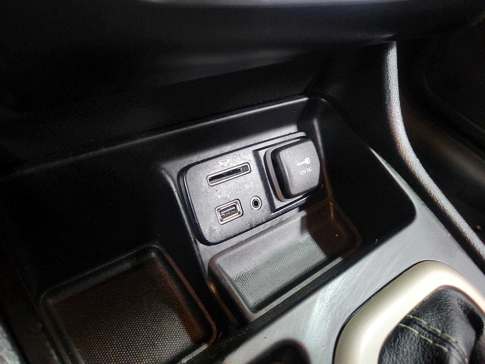 Thumbnail: 2015 Jeep Cherokee - 18