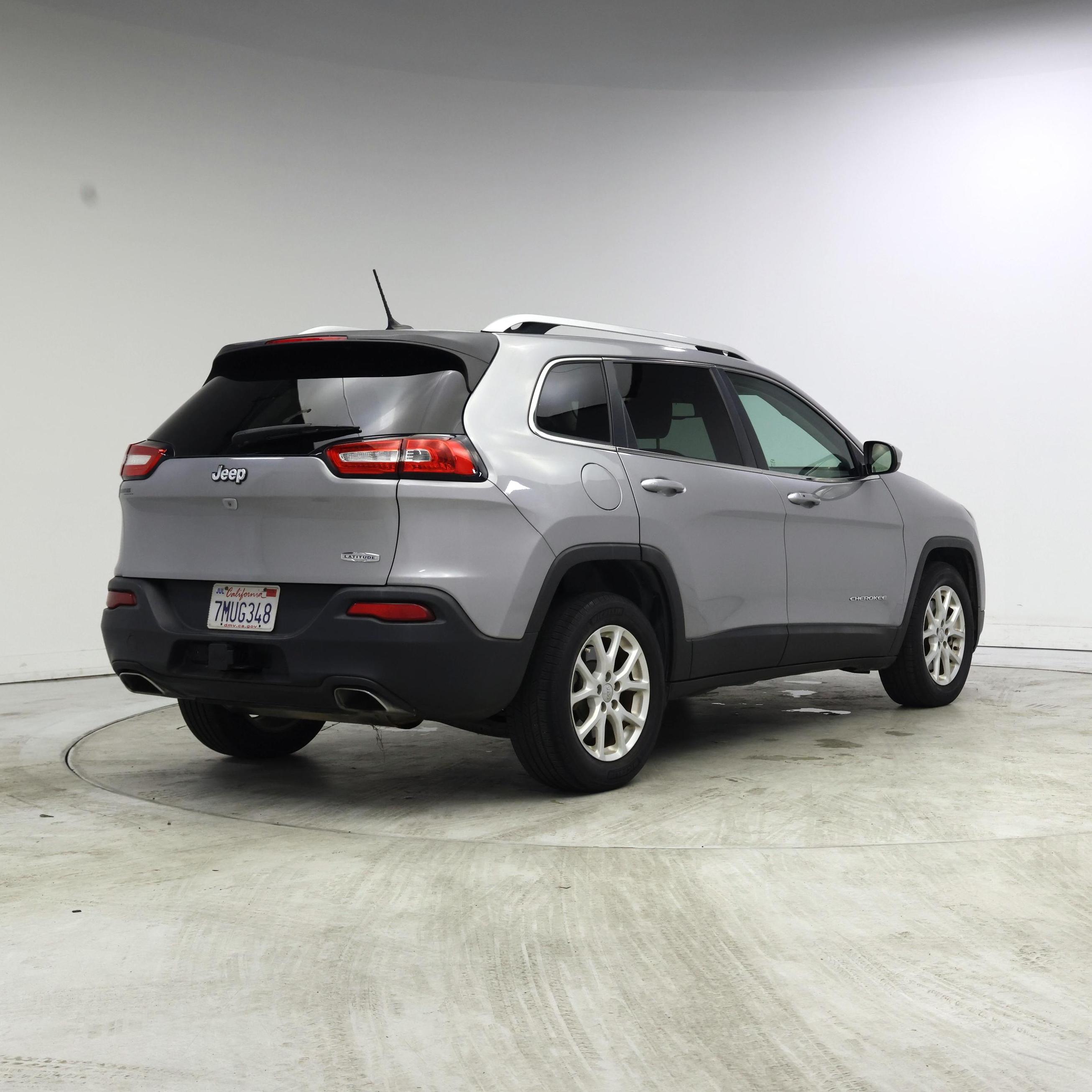 Thumbnail: 2015 Jeep Cherokee - 8