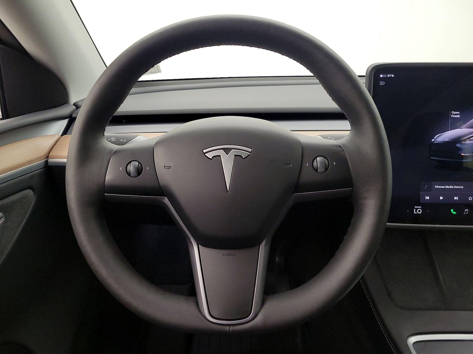 2024 Tesla Model Y Long Range - Photo 11