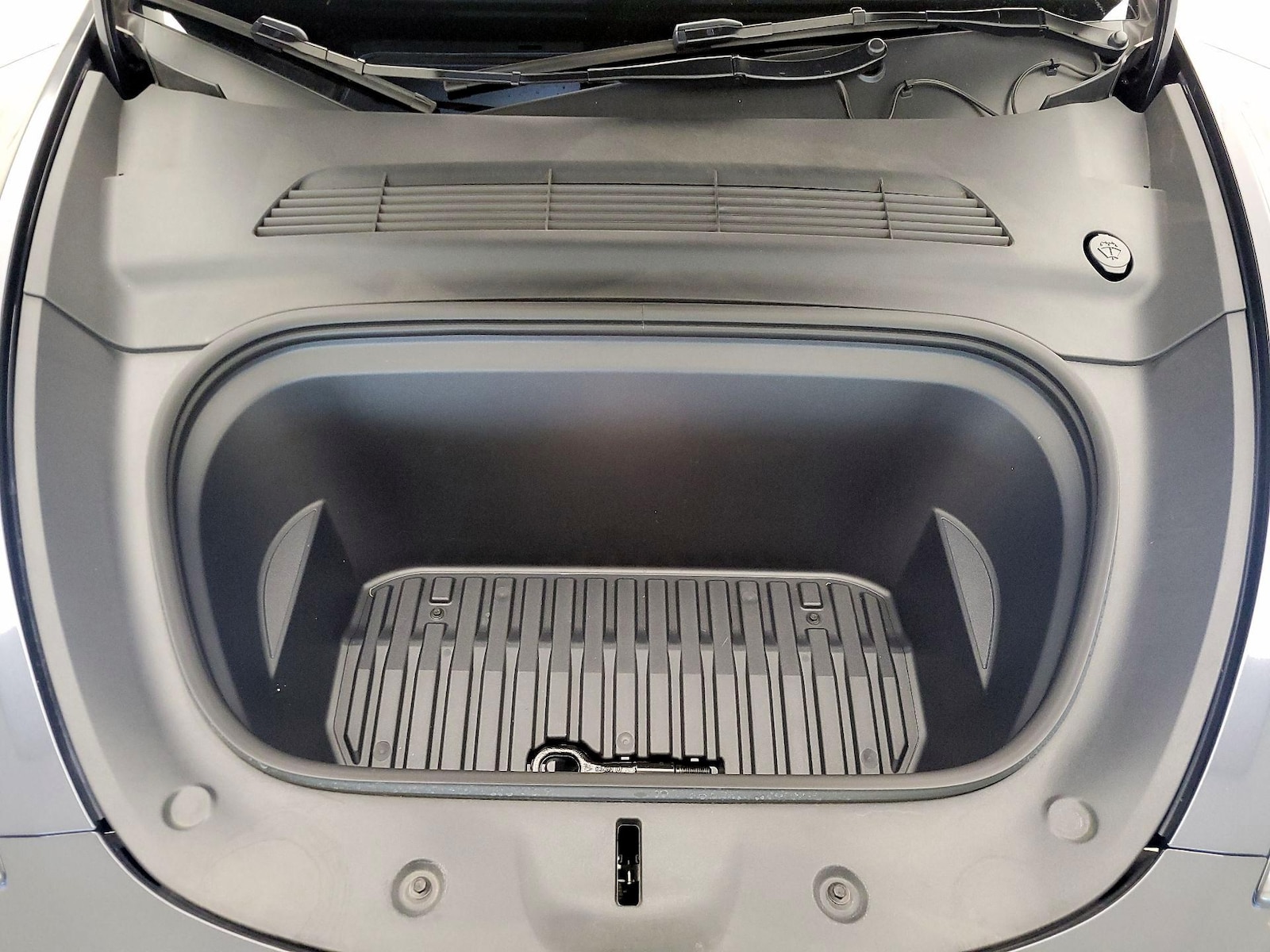 2024 Tesla Model Y Long Range - Photo 21