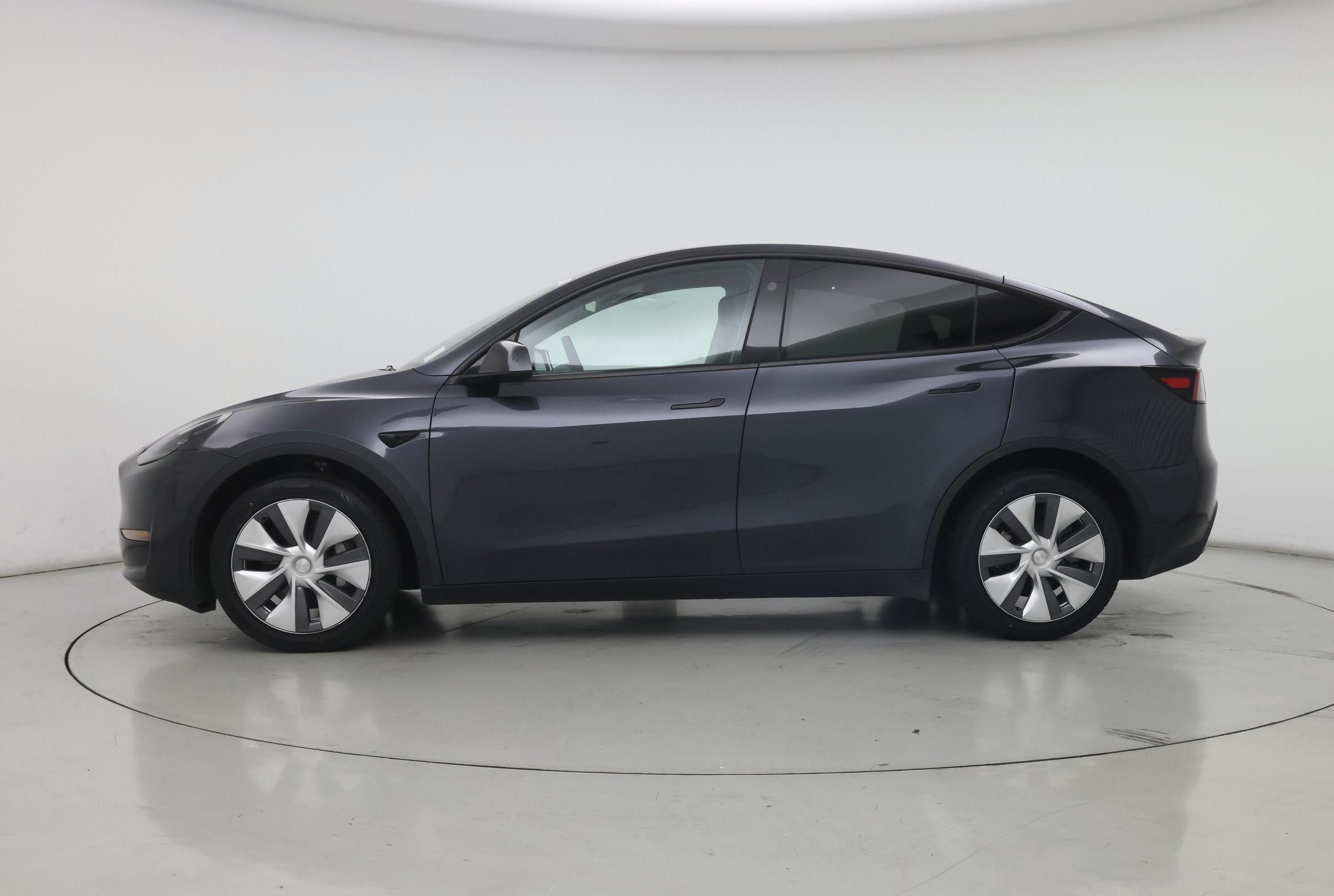 Thumbnail: 2024 Tesla Model Y - 3