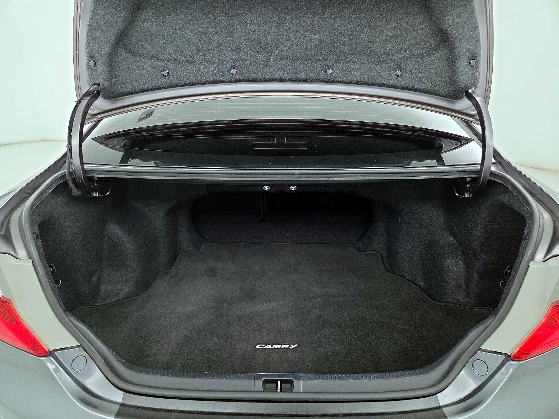 Thumbnail: 2014 Toyota Camry - 20