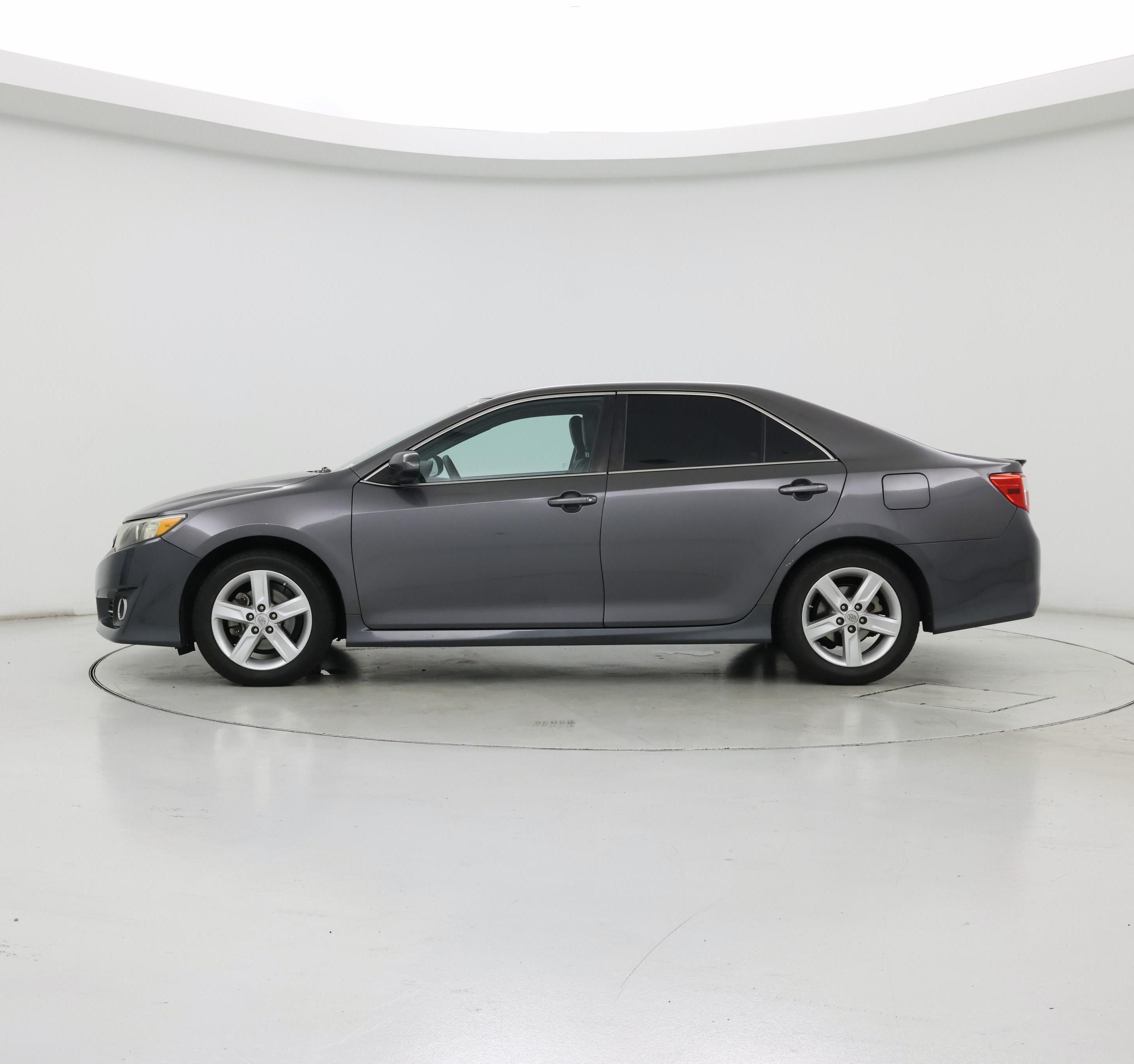 Thumbnail: 2014 Toyota Camry - 3
