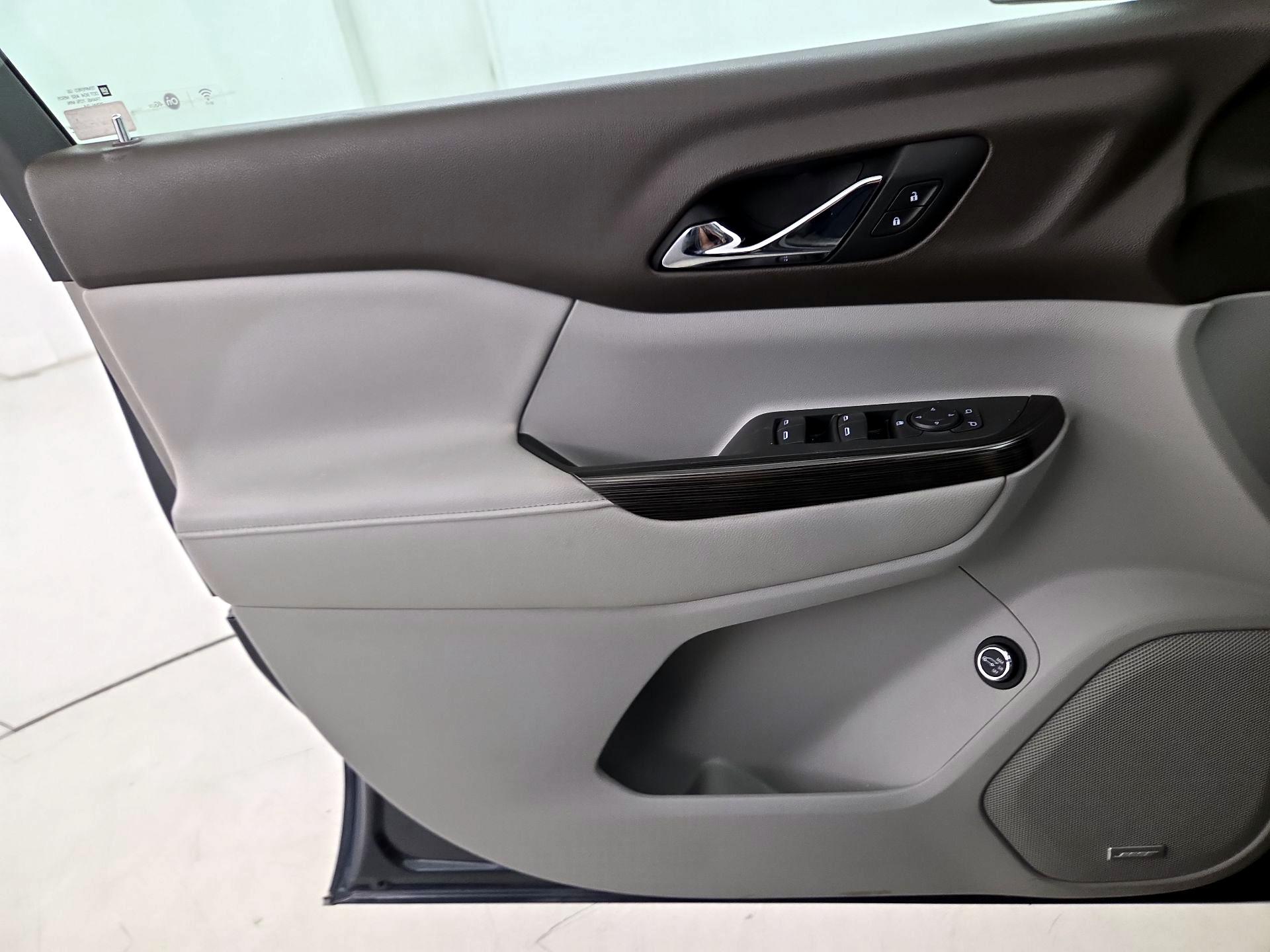 Thumbnail: 2018 GMC Acadia - 12