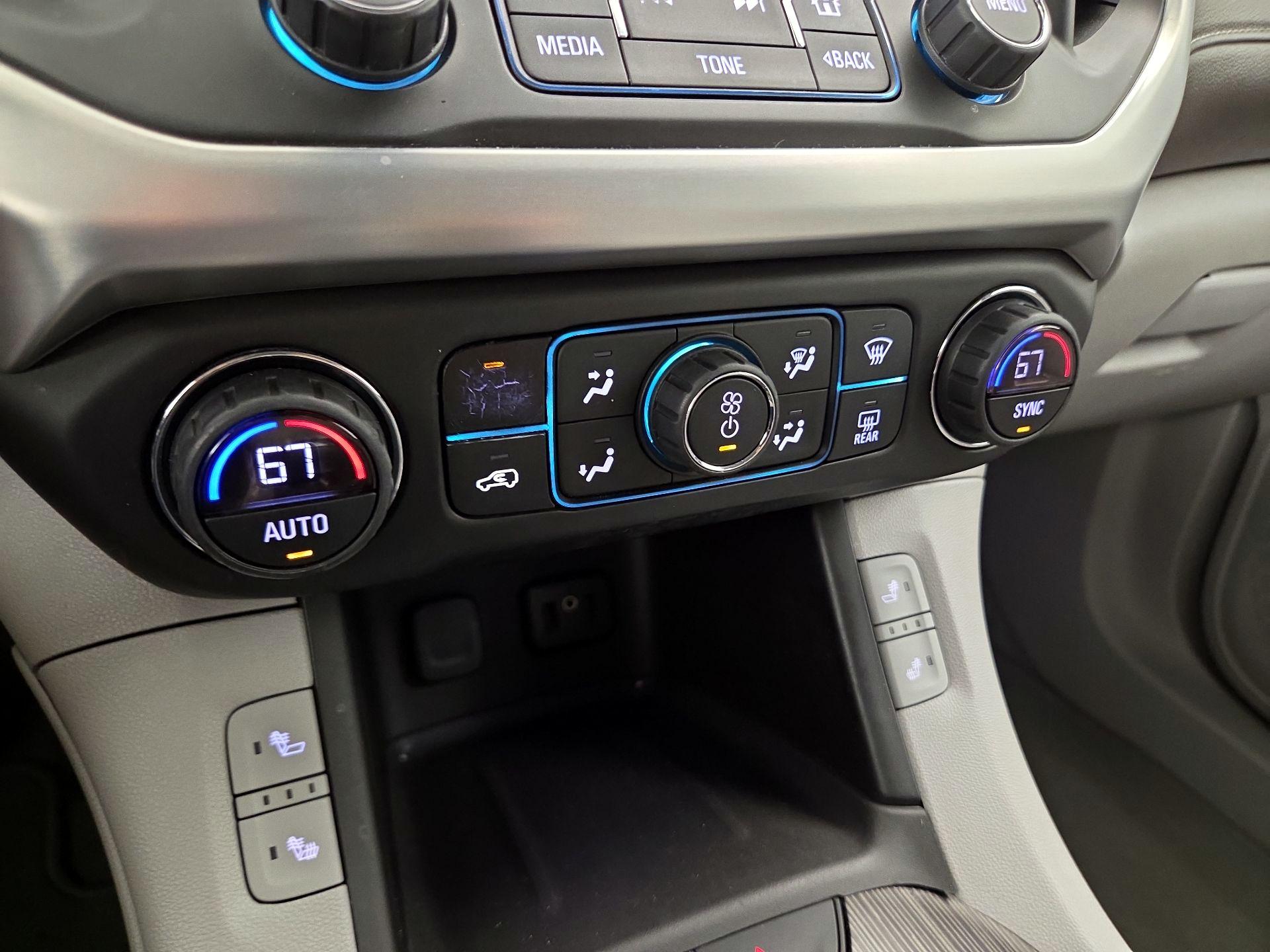 Thumbnail: 2018 GMC Acadia - 17