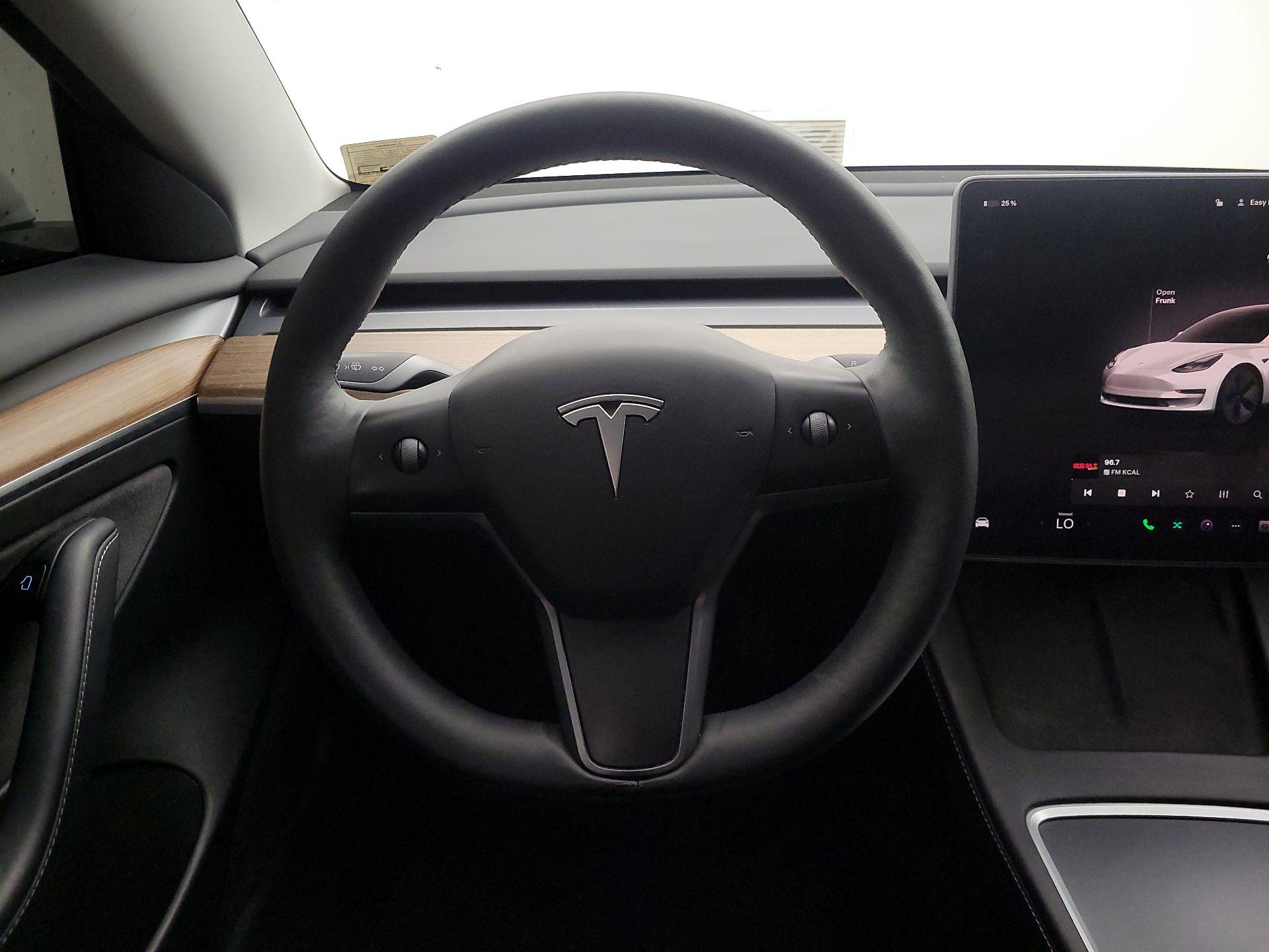 Thumbnail: 2023 Tesla Model 3 - 10