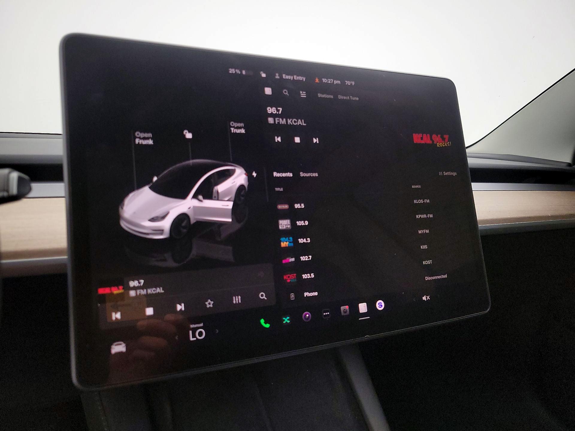 Thumbnail: 2023 Tesla Model 3 - 16