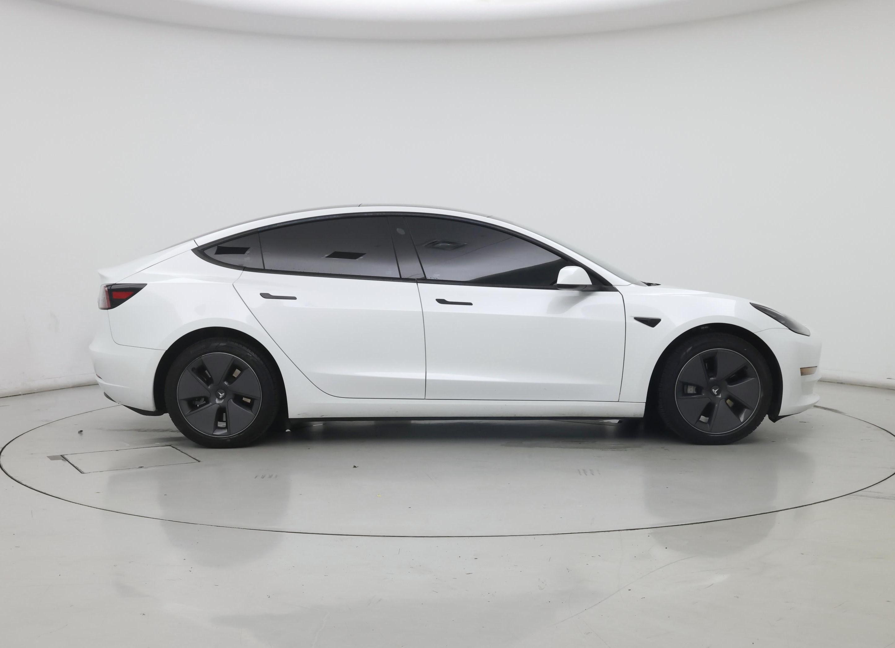 Thumbnail: 2023 Tesla Model 3 - 7