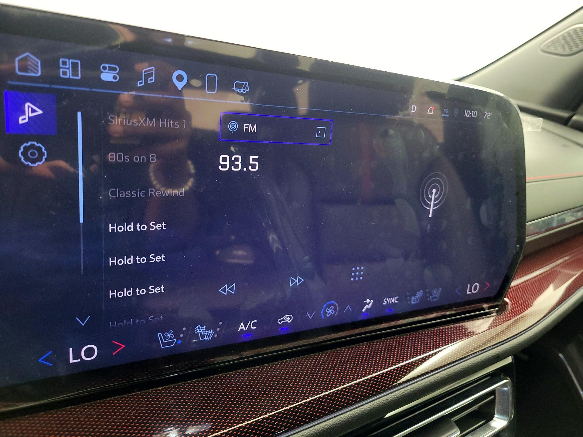 Thumbnail: 2025 Chevrolet Traverse - 15