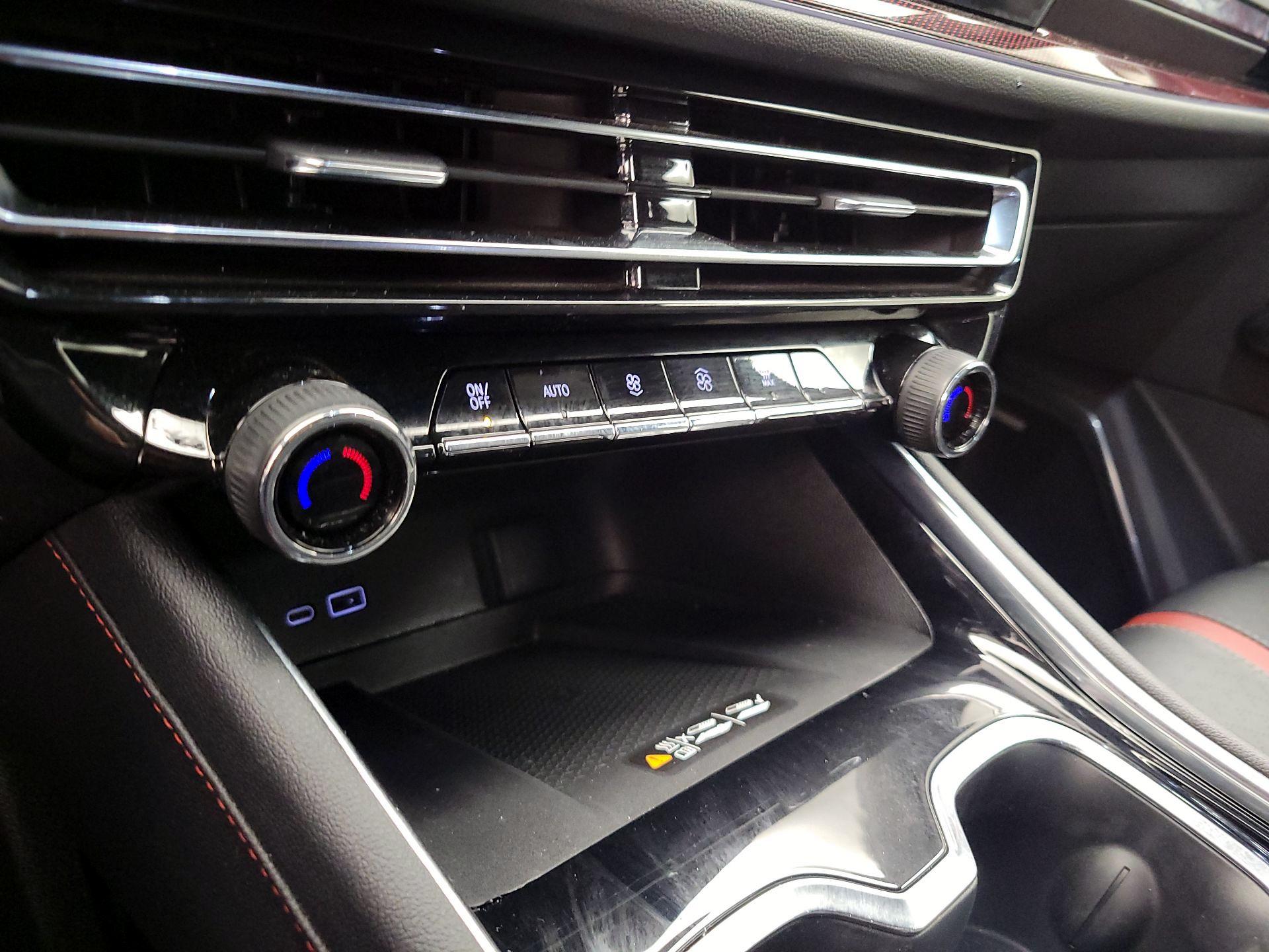 Thumbnail: 2025 Chevrolet Traverse - 16