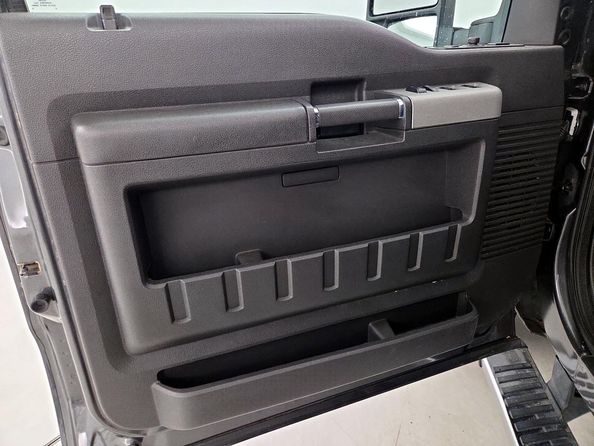 Thumbnail: 2015 Ford F-350 - 12
