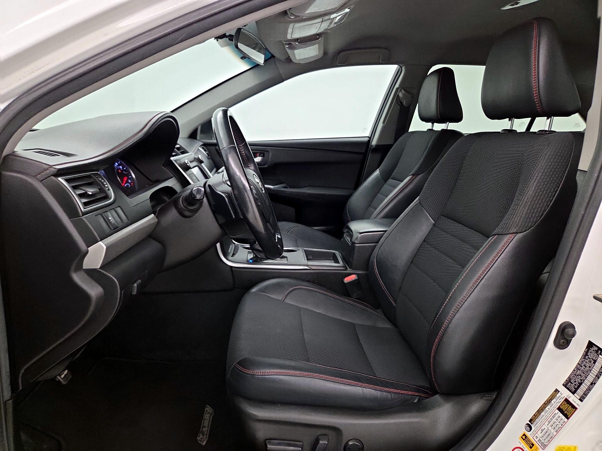 Thumbnail: 2016 Toyota Camry - 11
