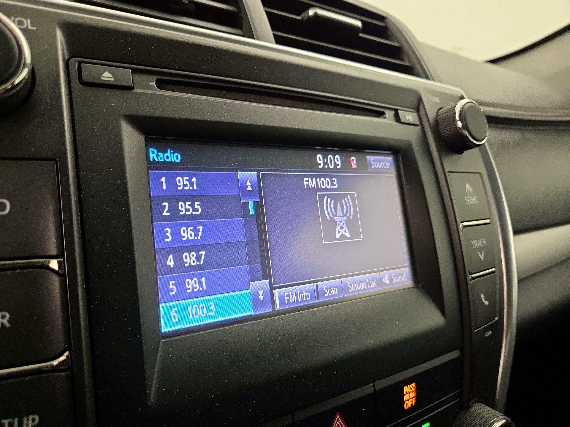 Thumbnail: 2016 Toyota Camry - 15