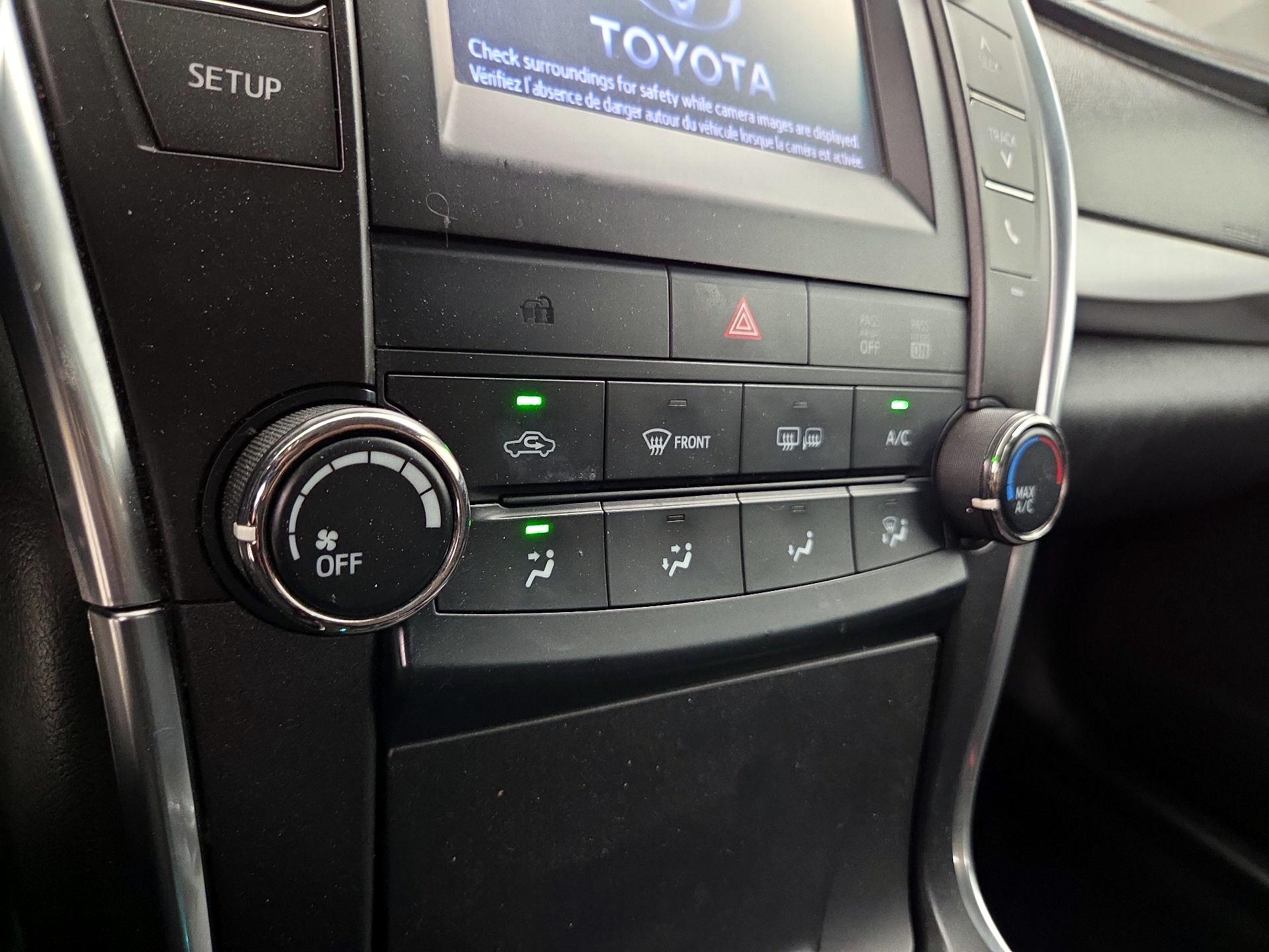 Thumbnail: 2016 Toyota Camry - 16