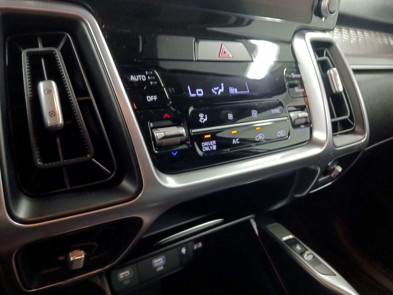 2023 Kia Sorento EX Hybrid - Photo 15